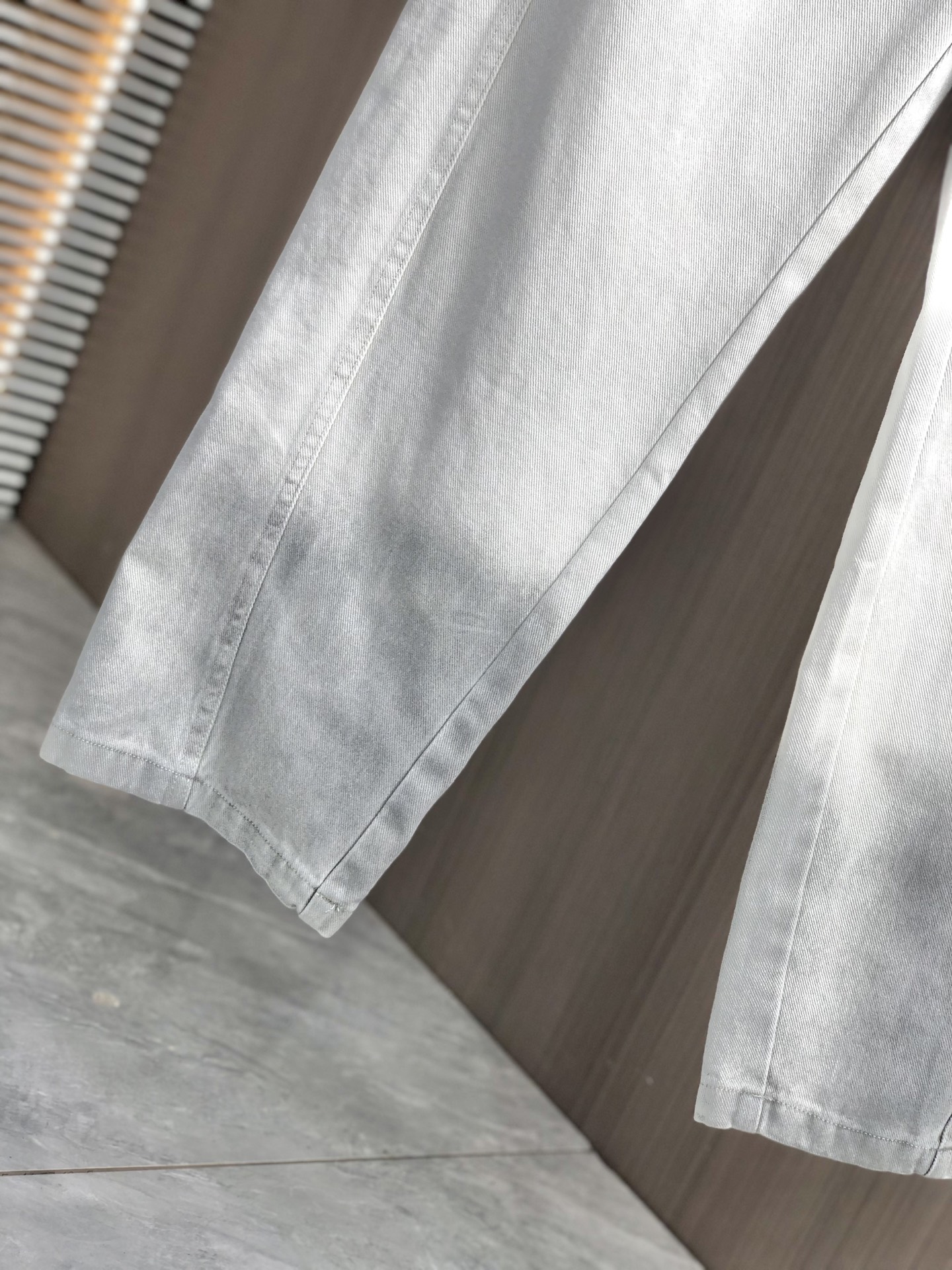 。Dior。2025秋冬季新款休闲工装牛仔裤 时尚休闲 休闲版型 微弹力面料 面料舒适柔软，突破常规牛仔