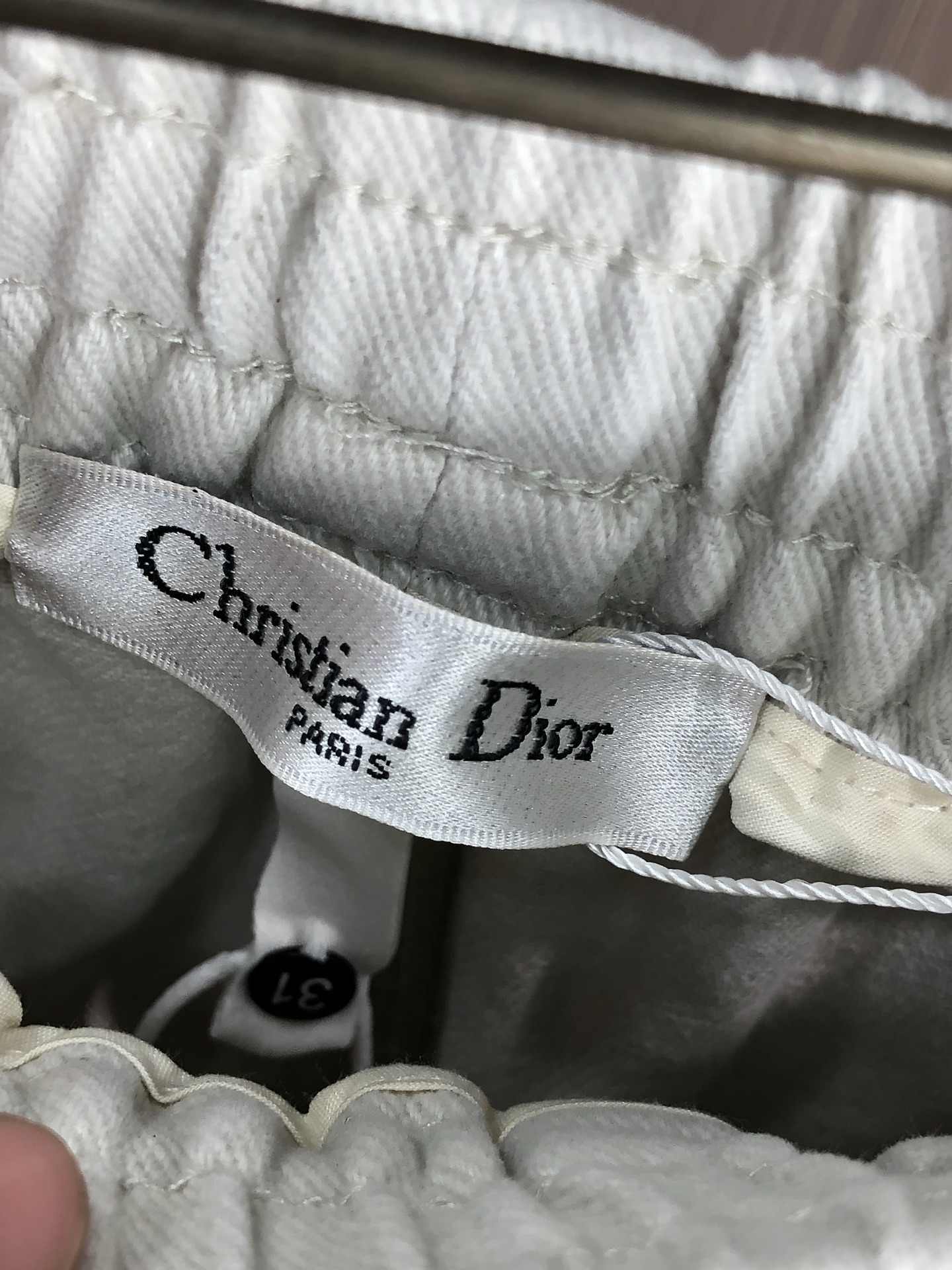 。Dior。2025秋冬季新款休闲工装牛仔裤 时尚休闲 休闲版型 微弹力面料 面料舒适柔软，突破常规牛仔