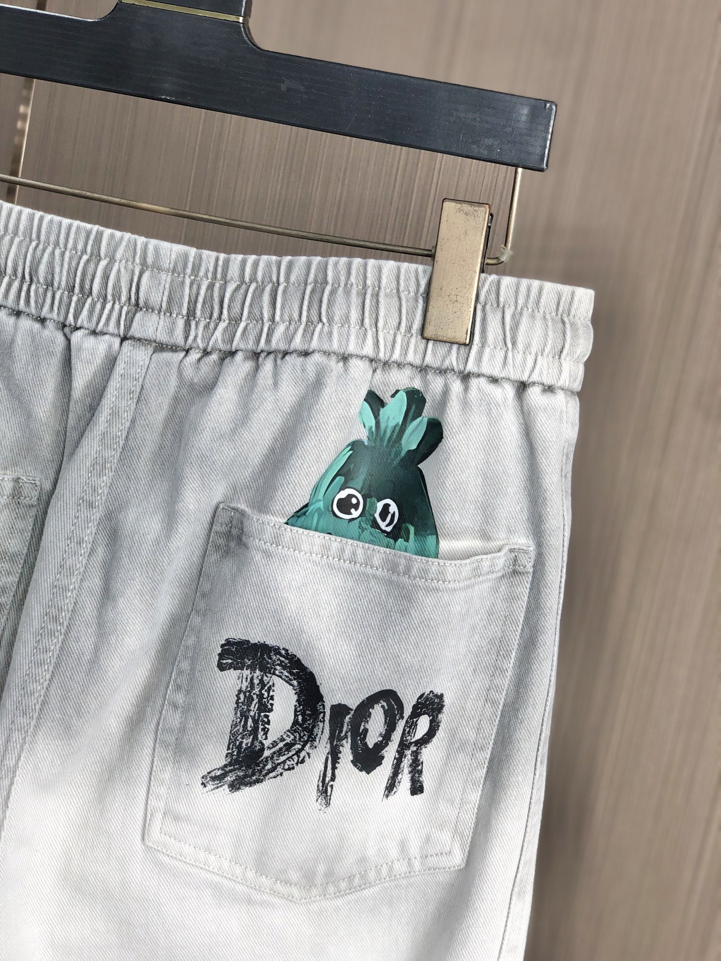 。Dior。2025秋冬季新款休闲工装牛仔裤 时尚休闲 休闲版型 微弹力面料 面料舒适柔软，突破常规牛仔