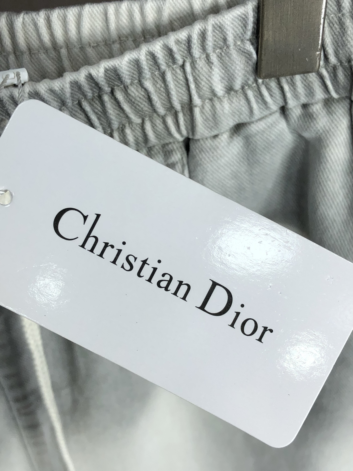 。Dior。2025秋冬季新款休闲工装牛仔裤 时尚休闲 休闲版型 微弹力面料 面料舒适柔软，突破常规牛仔