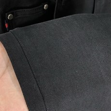 。Gucci。2025秋冬高级时装感,超柔牛仔面料 , 浅色洗水牛仔裤。面料很特殊,超细精仿棉纱混纺,超 。Gucci。2025秋冬高级时装感,超柔牛仔面料 , 浅色洗水牛仔裤。面料很特殊,超细精仿棉纱混纺,超