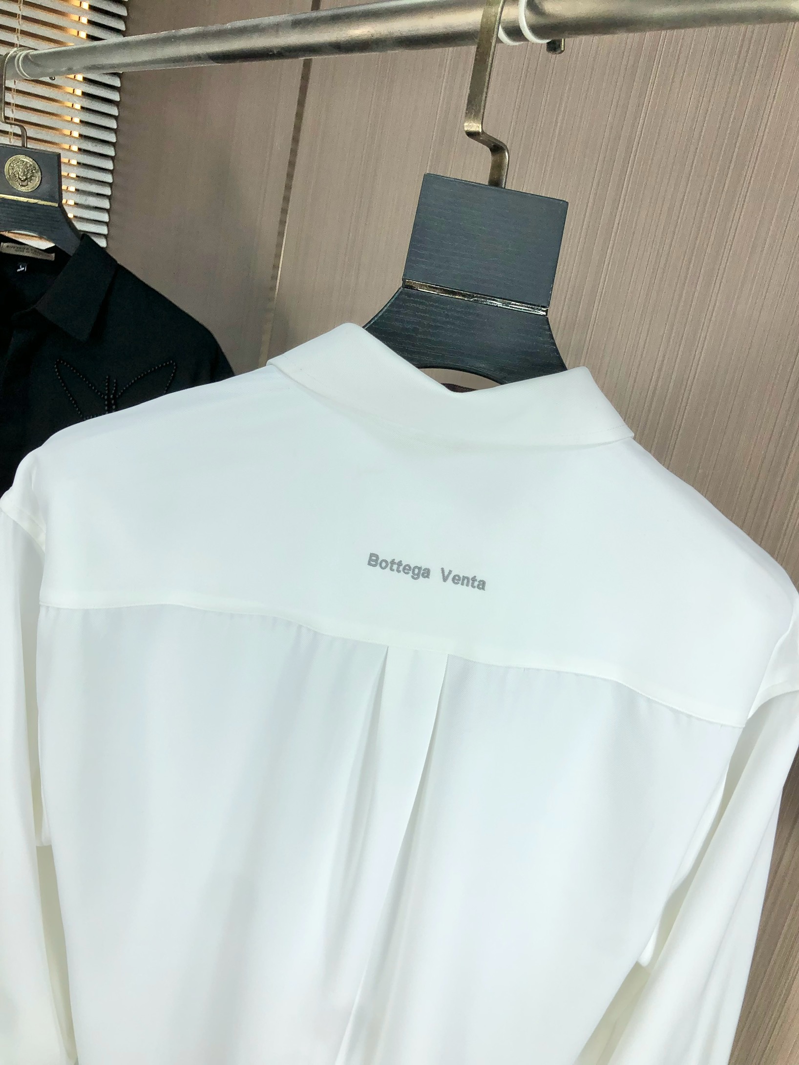 。Bv。四季款时尚新品👔男士长袖衬衣 同步👍🏼采用高档顶级面料  绝不起球 舒适精致，上身效果极佳  奢