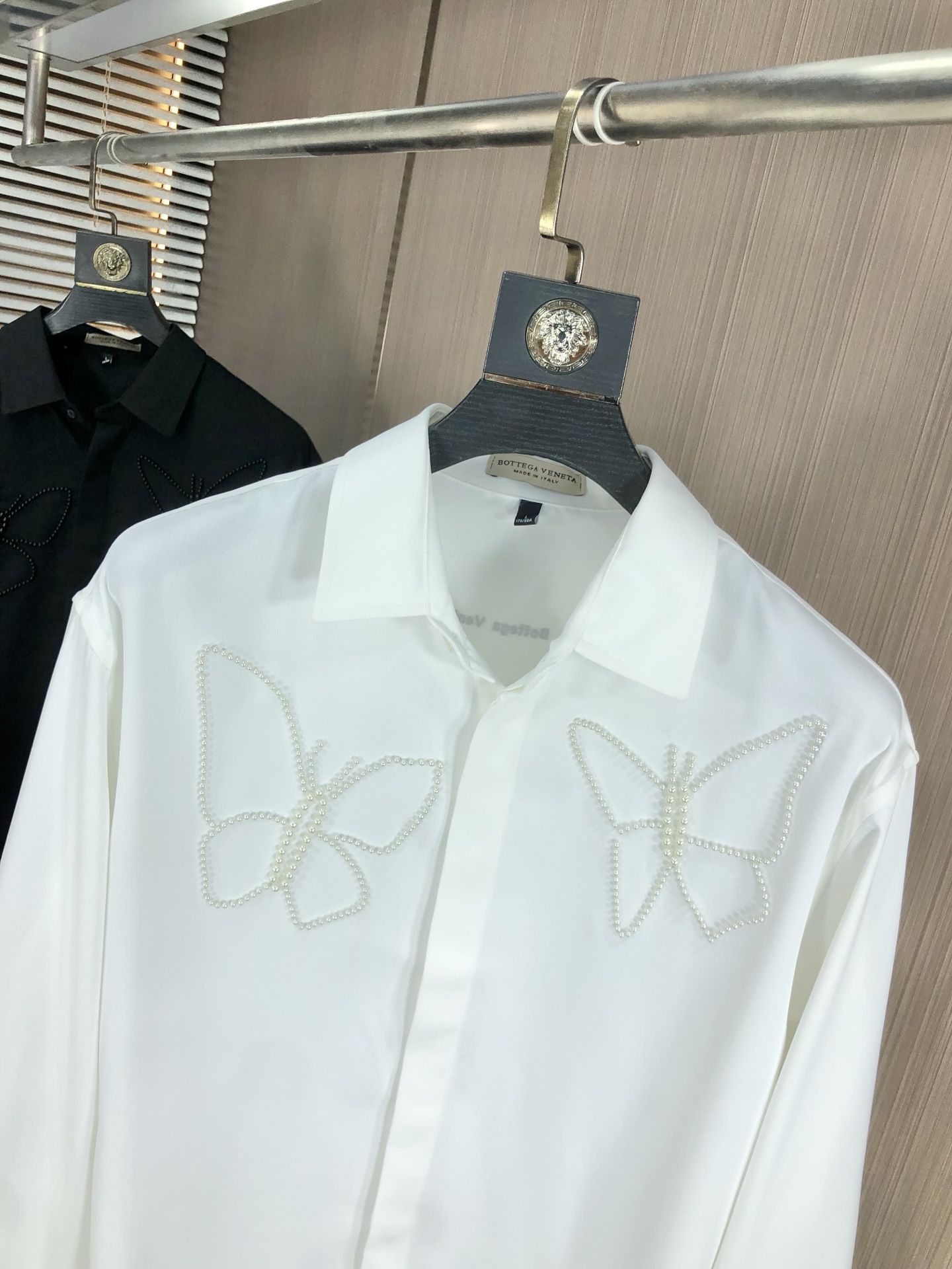 。Bv。四季款时尚新品👔男士长袖衬衣 同步👍🏼采用高档顶级面料  绝不起球 舒适精致，上身效果极佳  奢