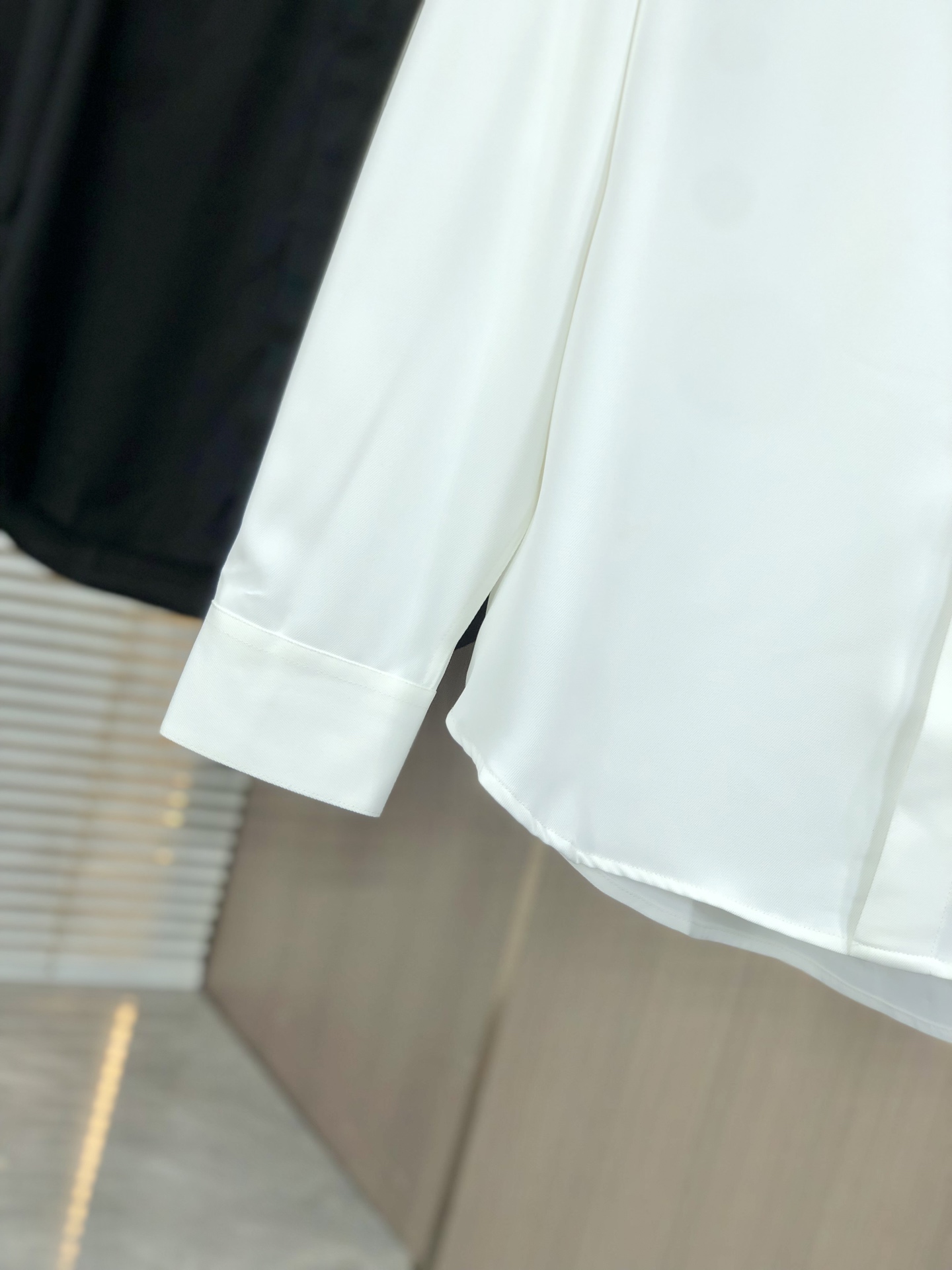 。Bv。四季款时尚新品👔男士长袖衬衣 同步👍🏼采用高档顶级面料  绝不起球 舒适精致，上身效果极佳  奢