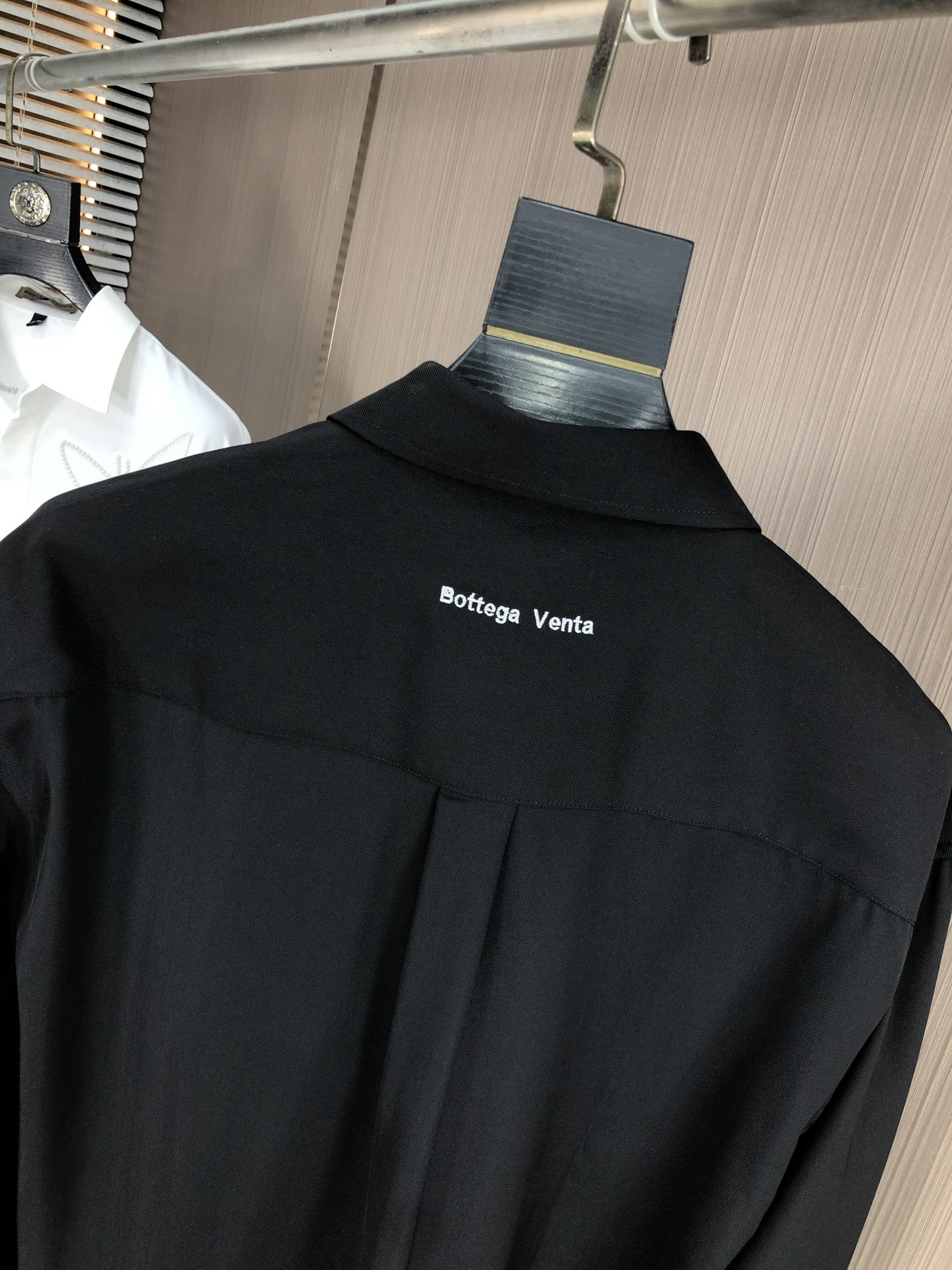 。Bv。四季款时尚新品👔男士长袖衬衣 同步👍🏼采用高档顶级面料  绝不起球 舒适精致，上身效果极佳  奢