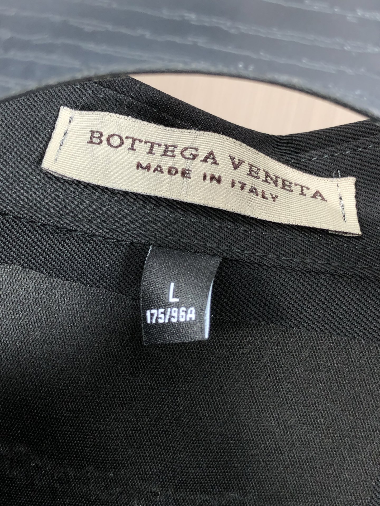 。Bv。四季款时尚新品👔男士长袖衬衣 同步👍🏼采用高档顶级面料  绝不起球 舒适精致，上身效果极佳  奢