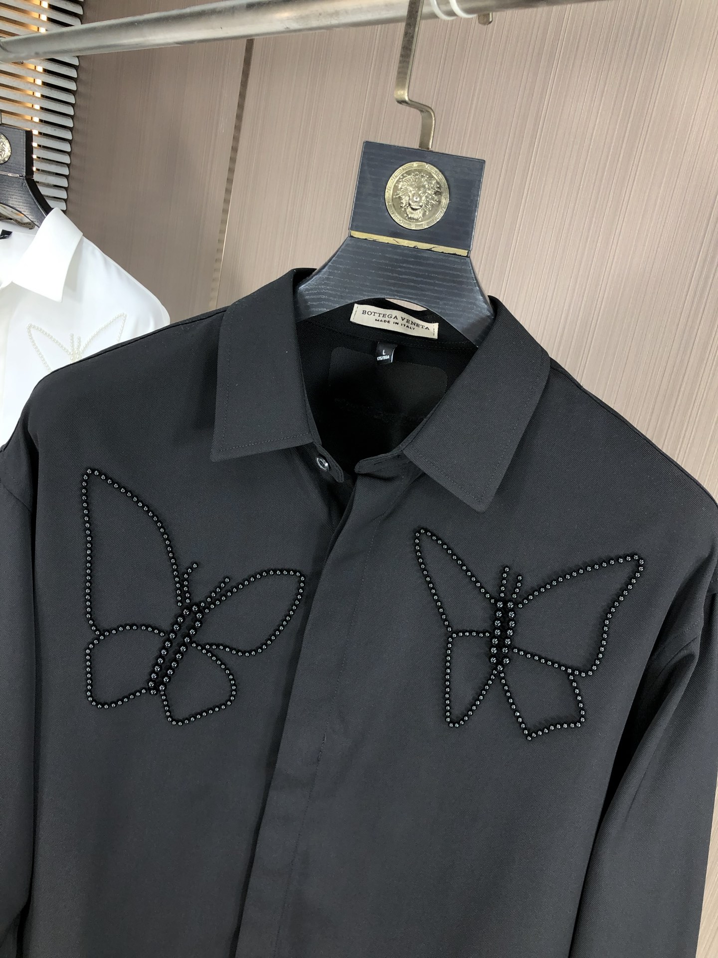 。Bv。四季款时尚新品👔男士长袖衬衣 同步👍🏼采用高档顶级面料  绝不起球 舒适精致，上身效果极佳  奢