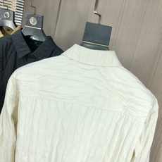 。普拉达。四季款时尚新品👔男士长袖衬衣 同步👍🏼采用高档顶级面料 绝不起球 舒适精致,上身效果极佳 。普拉达。四季款时尚新品👔男士长袖衬衣 同步👍🏼采用高档顶级面料 绝不起球 舒适精致,上身效果极佳
