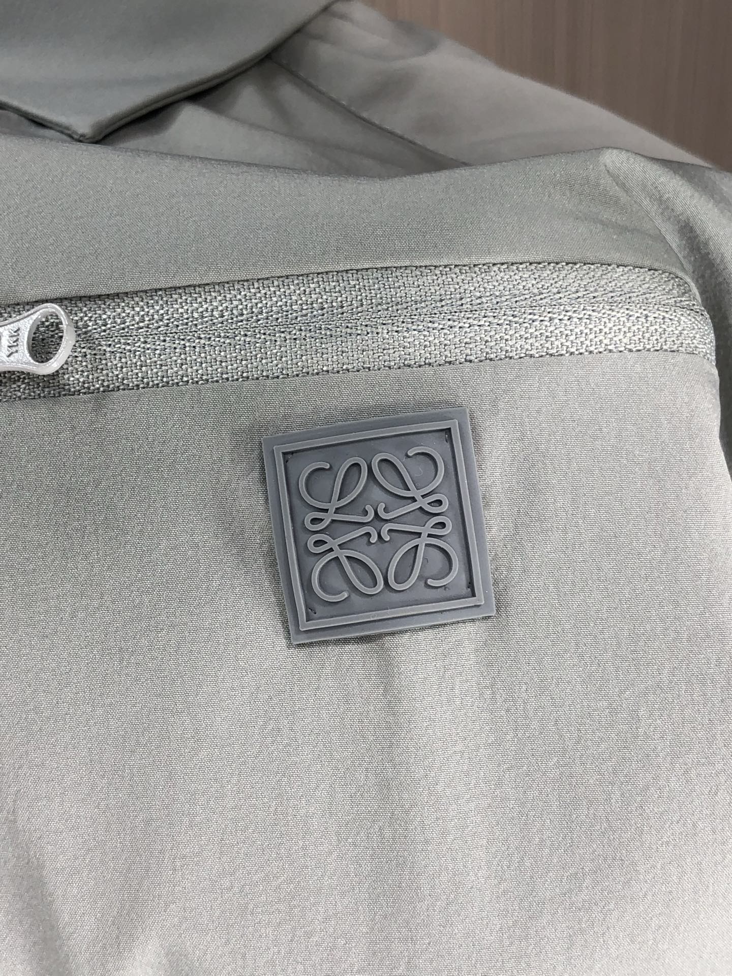 。罗意威。四季款时尚新品👔男士长袖衬衣 同步👍🏼采用高档顶级面料 绝不起球 舒适精致，上身效果极佳 奢华