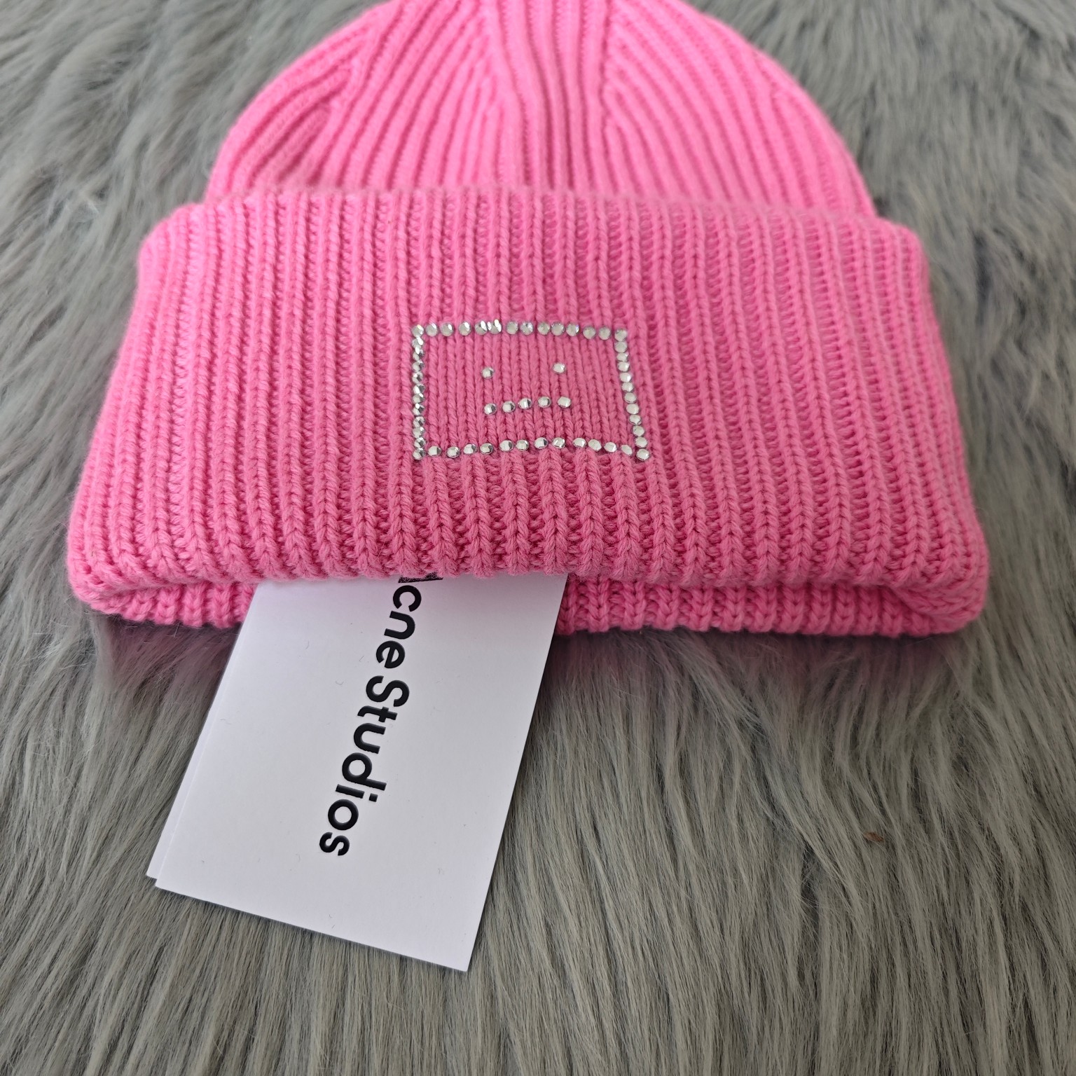 “High-Quality Women’s Autumn/Winter Clothes: Real Pictures, Skinner Colors, Comfortable Australian Flair – Limited Hats Available” - 图片 2