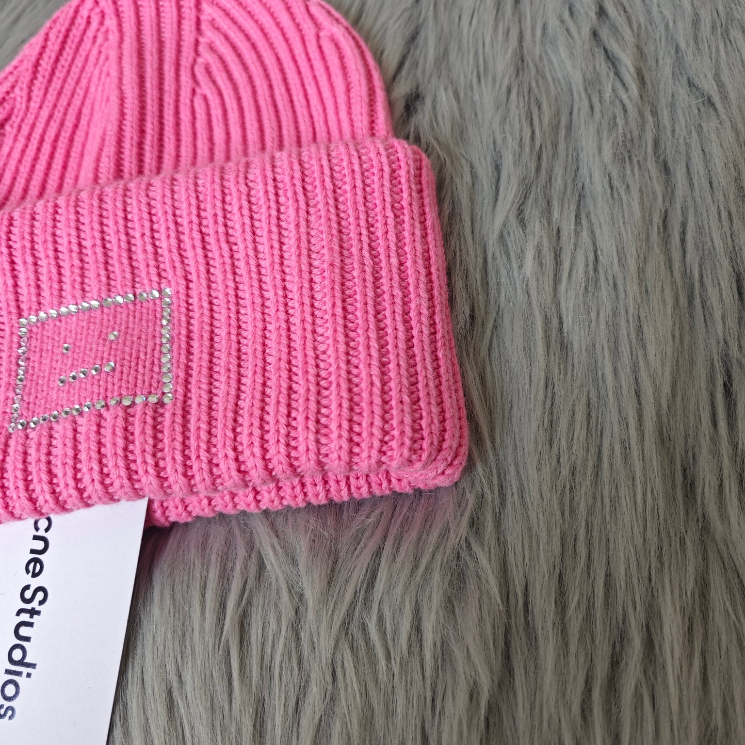 “High-Quality Women’s Autumn/Winter Clothes: Real Pictures, Skinner Colors, Comfortable Australian Flair – Limited Hats Available” - 图片 6