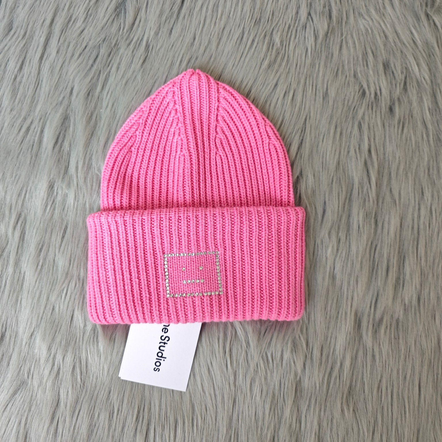 “High-Quality Women’s Autumn/Winter Clothes: Real Pictures, Skinner Colors, Comfortable Australian Flair – Limited Hats Available” - 图片 4