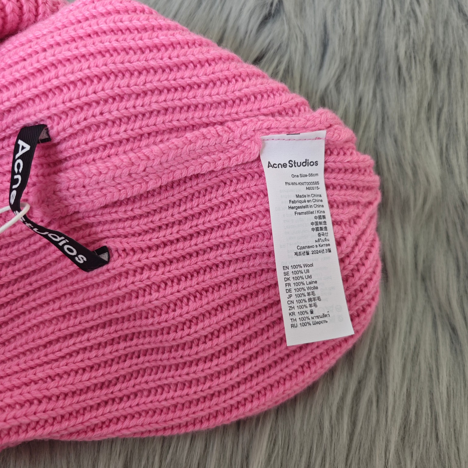 “High-Quality Women’s Autumn/Winter Clothes: Real Pictures, Skinner Colors, Comfortable Australian Flair – Limited Hats Available” - 图片 8