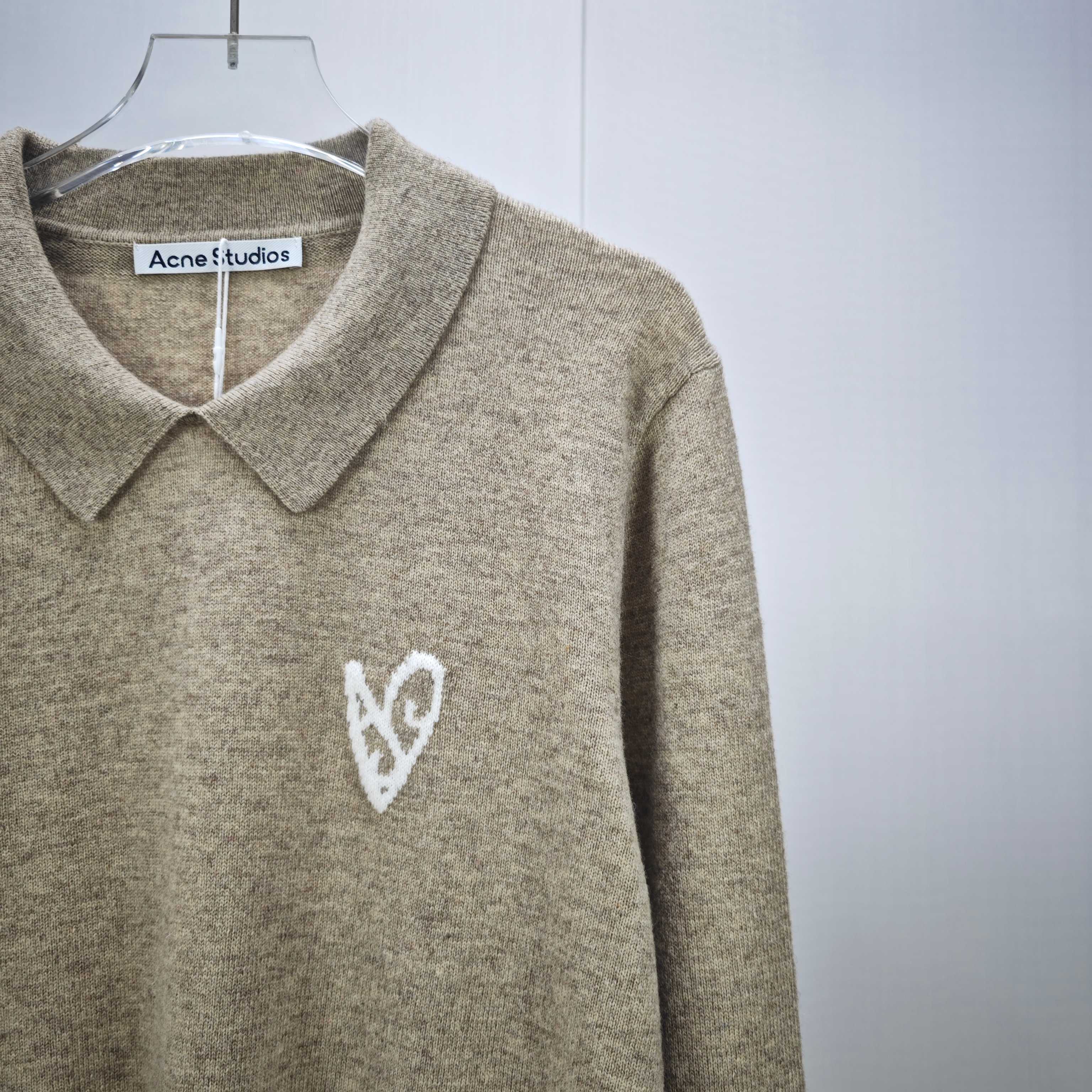High-End Women’s Clothing: ACNE25 Heart-Weaving Wool Needles, Australian Hairy Fabric, Dark Ash Color - 图片 4