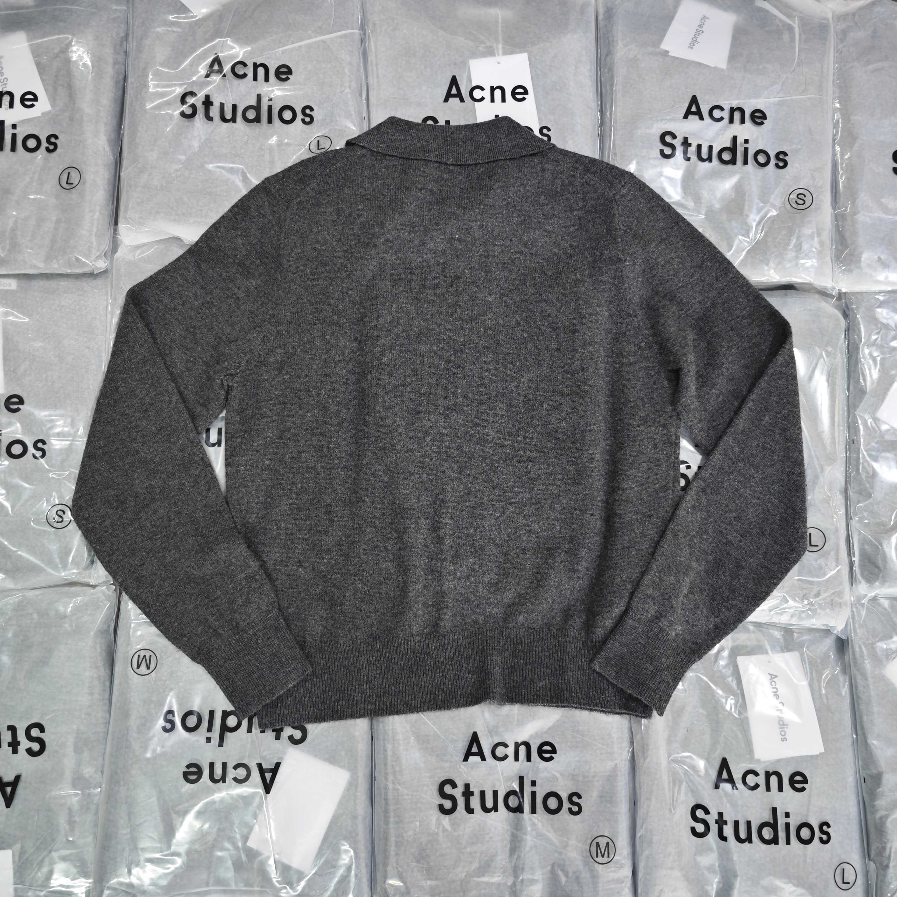 “High-End Quality Women’s Clothes: ACNE25 Heart-Weaving Wool Needles for Autumn in Dark Ash and Khaki” - 图片 4