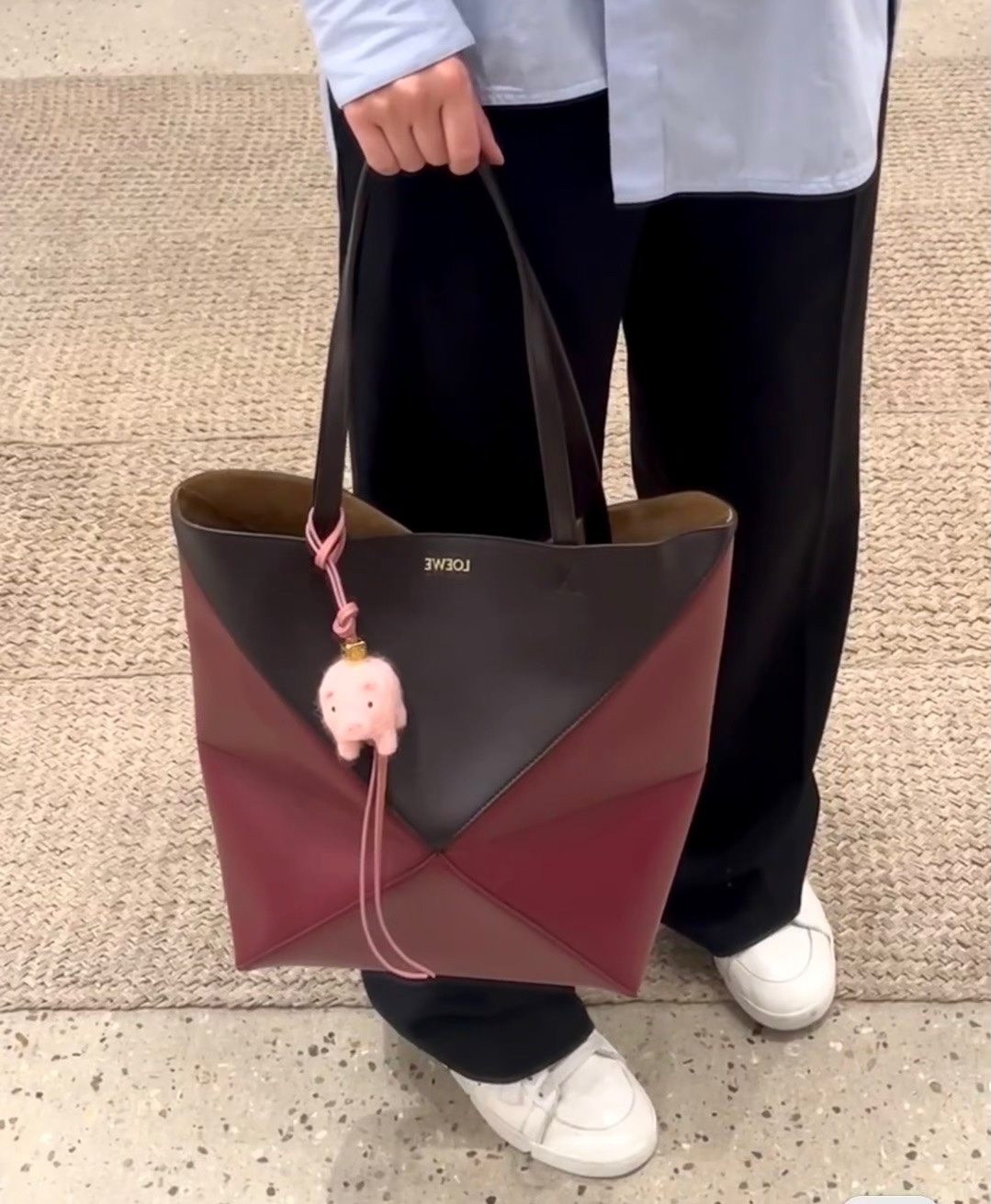 NO:191849,The Luo family’s limited edition color-blocking uzzle fold handbag is so charming!  Universal commuter versatile model ~ can be folded more conveniently, folding bag Puzzle Fold Tote, loewe19860909罗家限量版的拼色uzzle fold手袋太迷人啦！万能通勤百搭款～可以折叠更方便,折叠包Puzzle Fold Tote,loewe,Bag