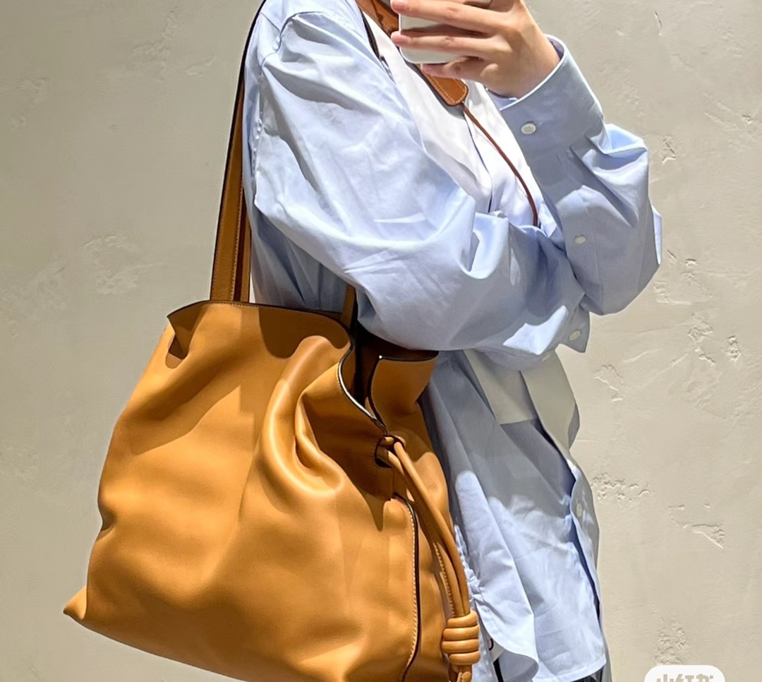 NO:192549,Luojia Large Flamenco Lucky Bag Naa Cowhide Lightweight Commuter Computer Bag Recommended, New Model Large Flamenco, loewe, laptop bags, cowhide19860909罗家大号 Flamenco 福袋 Naa牛皮 自重轻 通勤电脑包推荐,新款 大号 福袋Flamenco,loewe,laptop bags,cowhide,Bag