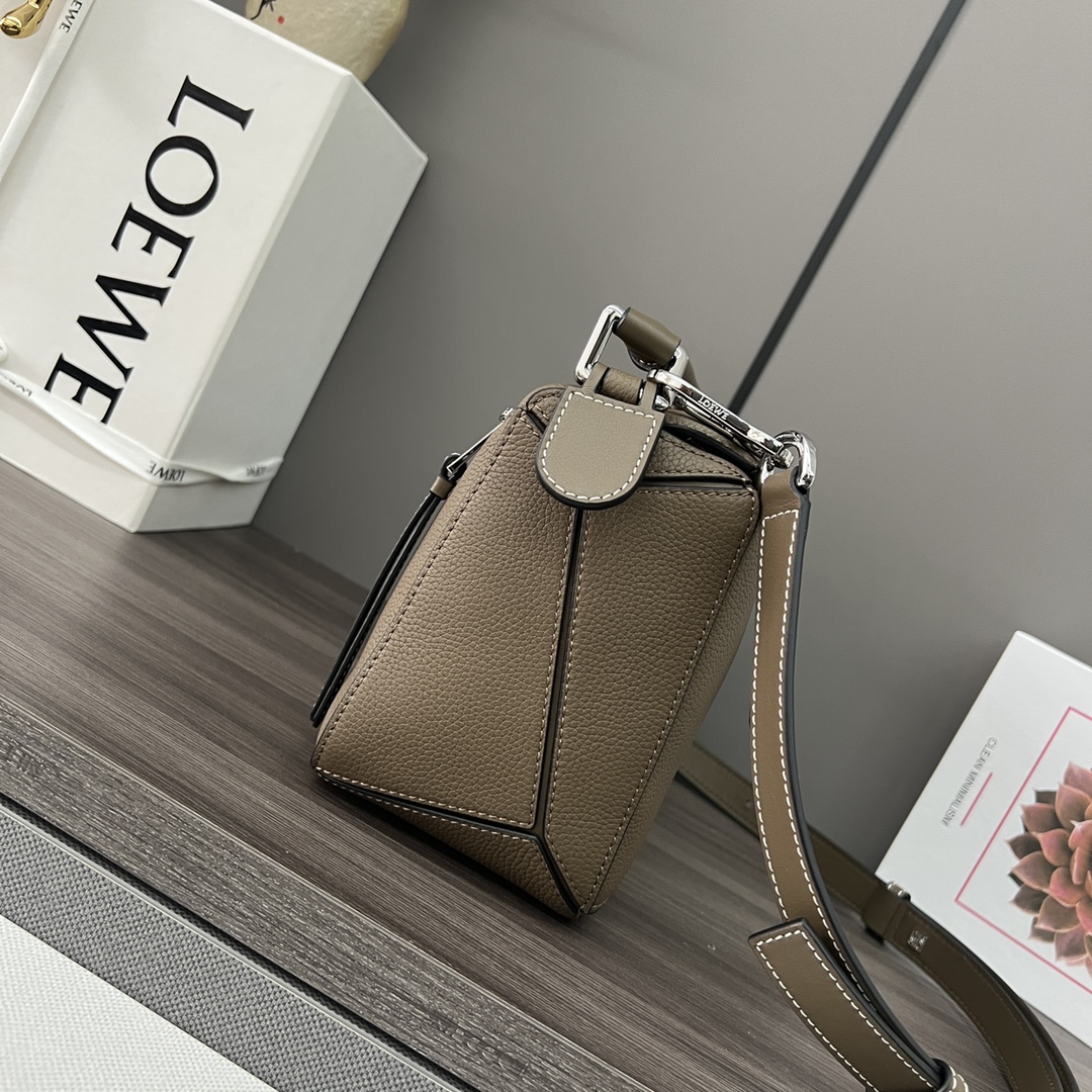 [Loewe Women