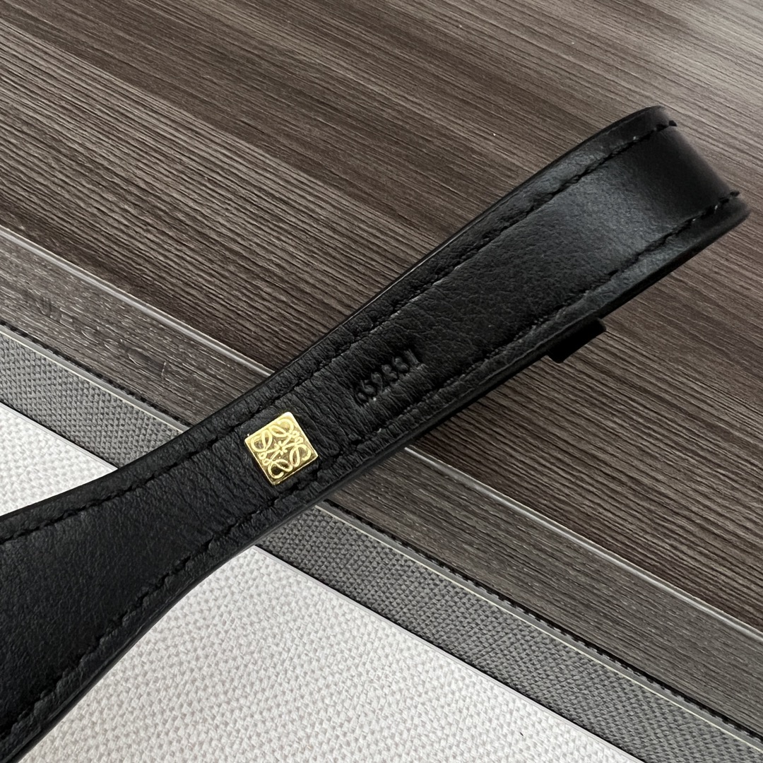 Classic cowhide short strap embossed with gold foil Loewe *snap button closure*
