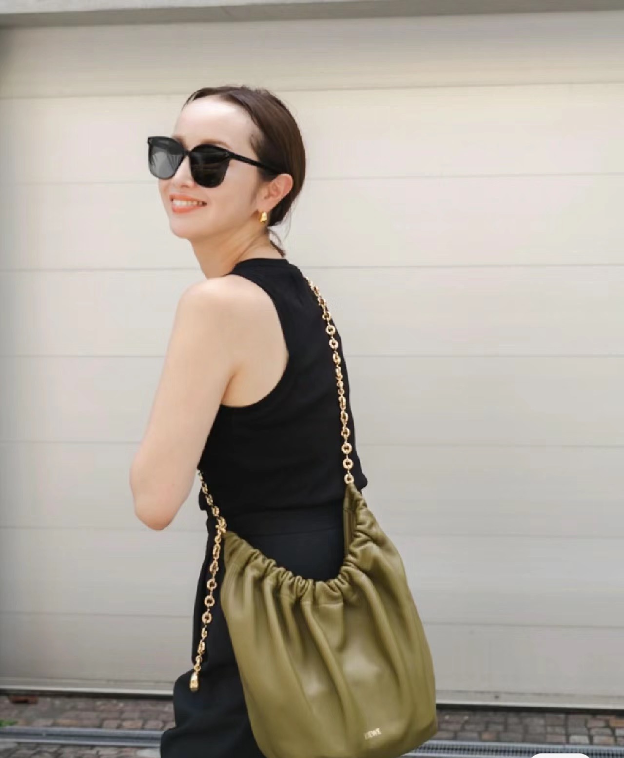 NO:583925,Luojia Squeeze bag, full of high-end olive green, Loewe, loewe, loewe19860909罗家Squeeze包包 高级感满满的橄榄绿,罗意威,loewe,loewe,Bag