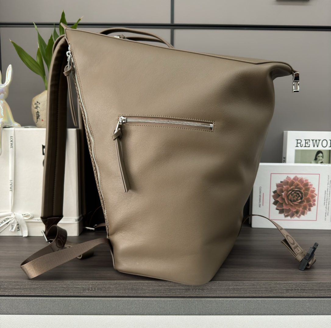 Loewe Large Khaki Leather Backpack for Men - Versatile & Stylish 8 i1703438371 7272 0
