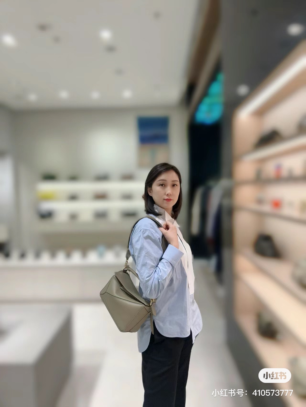 NO:192021,#官网官网#uzzle latest color scheme clay green ~, satin puzzle 18cmVS24cm19860909#柜姐实拍#uzzle最新配色 粘土绿 ～,缎面puzzle 18cmVS24cm,Bag