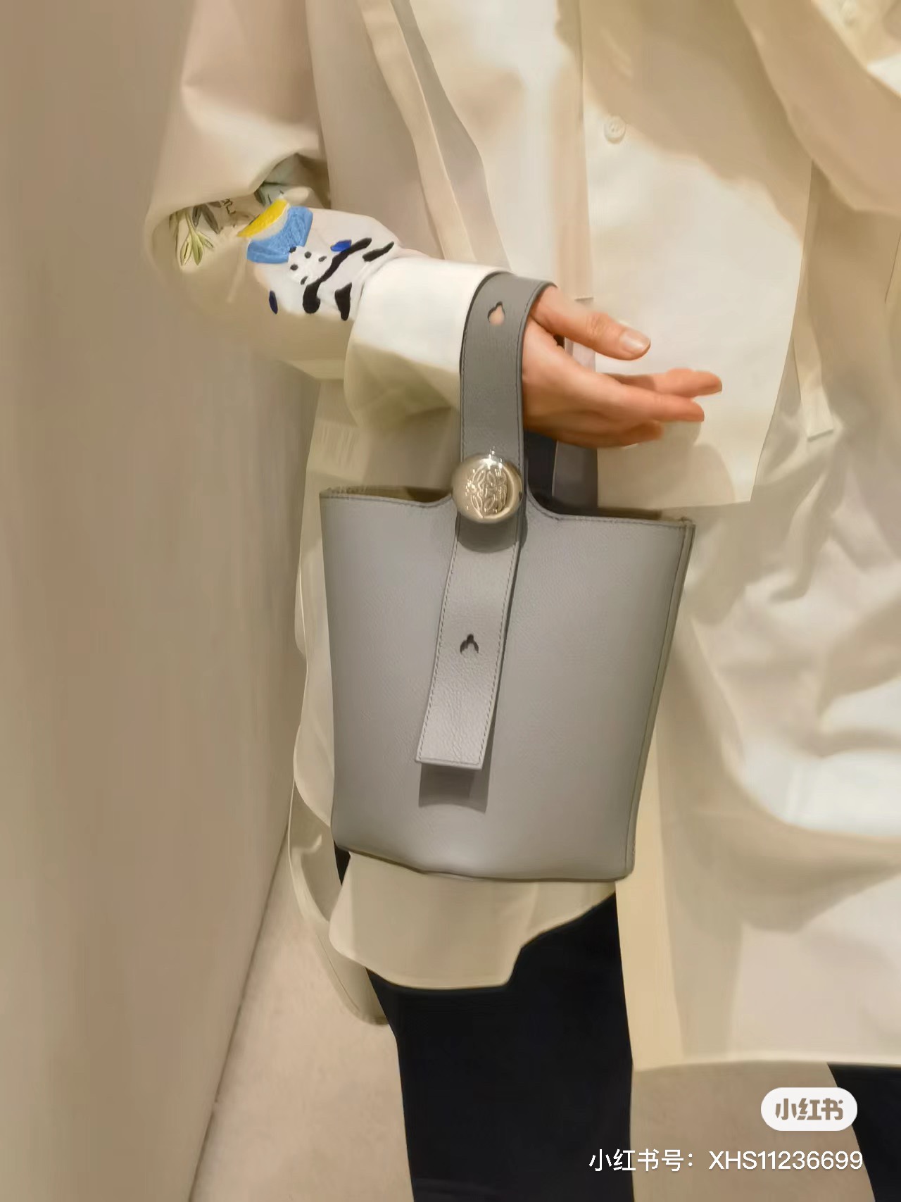 NO:342988,Spring style is fresh and grey and silver universal color scheme, super versatile, new style    Pebble Bucket bucket bag19860909春款小清新 灰银万能配色 超百搭,新款    Pebble Buc,Bag