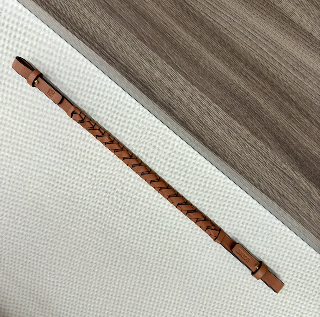 NO:618039,LOw classic cowhide leather spiral woven handbag shoulder strap* snap button fastening LOw and Anagram embossed shoulder strap length 47*1.5cm model 061186, donut embroidered shoulder strap (purchased separately),cowhide19860909LOw 经典牛皮革螺旋编织手袋 肩带* 按扣固定LOw和Anagram压纹 肩带长度47*1.5cm 型号061186,甜甜圈 刺绣肩带（单独购买）,cowhide,Bag