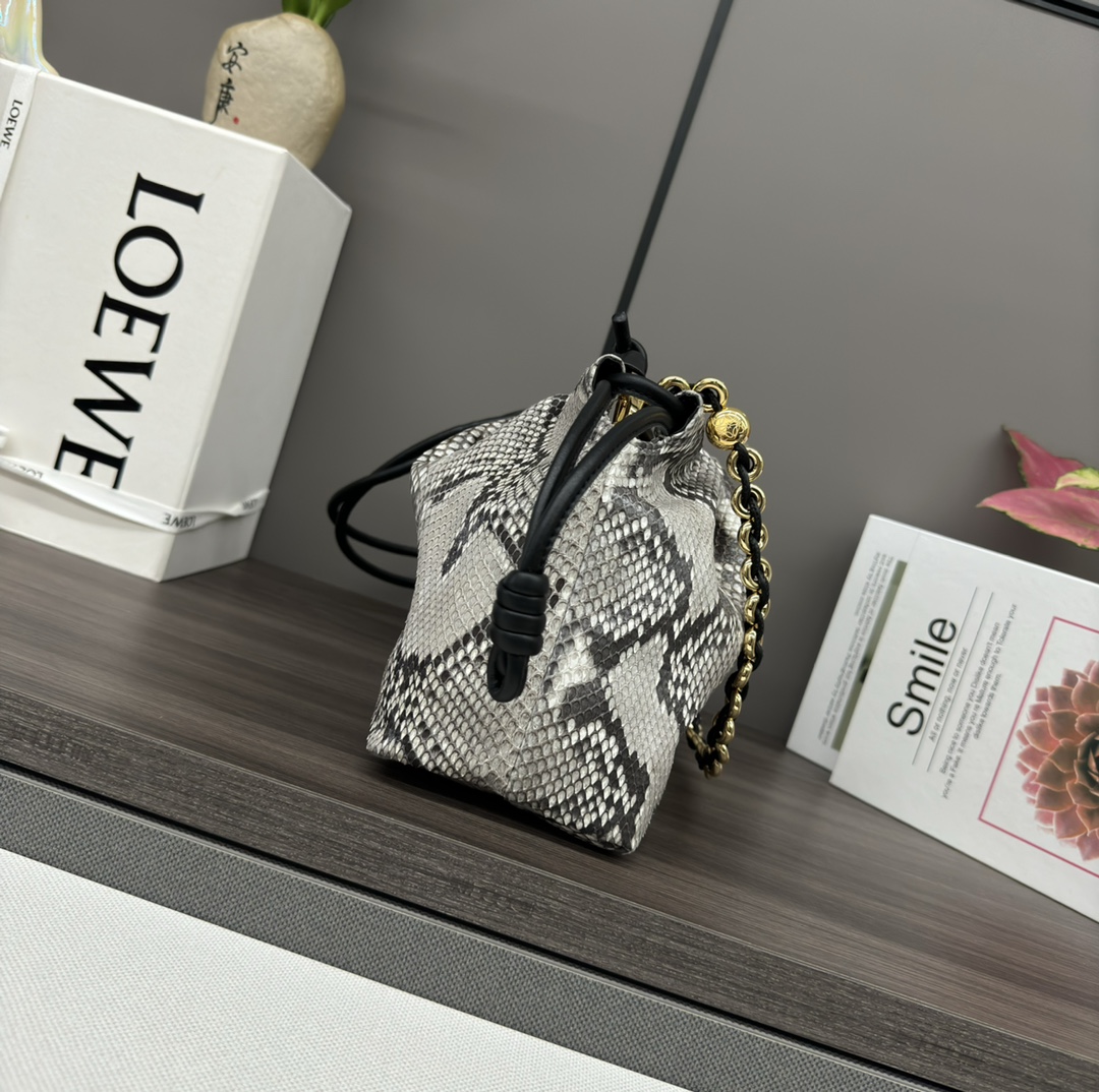 [Loewe Women