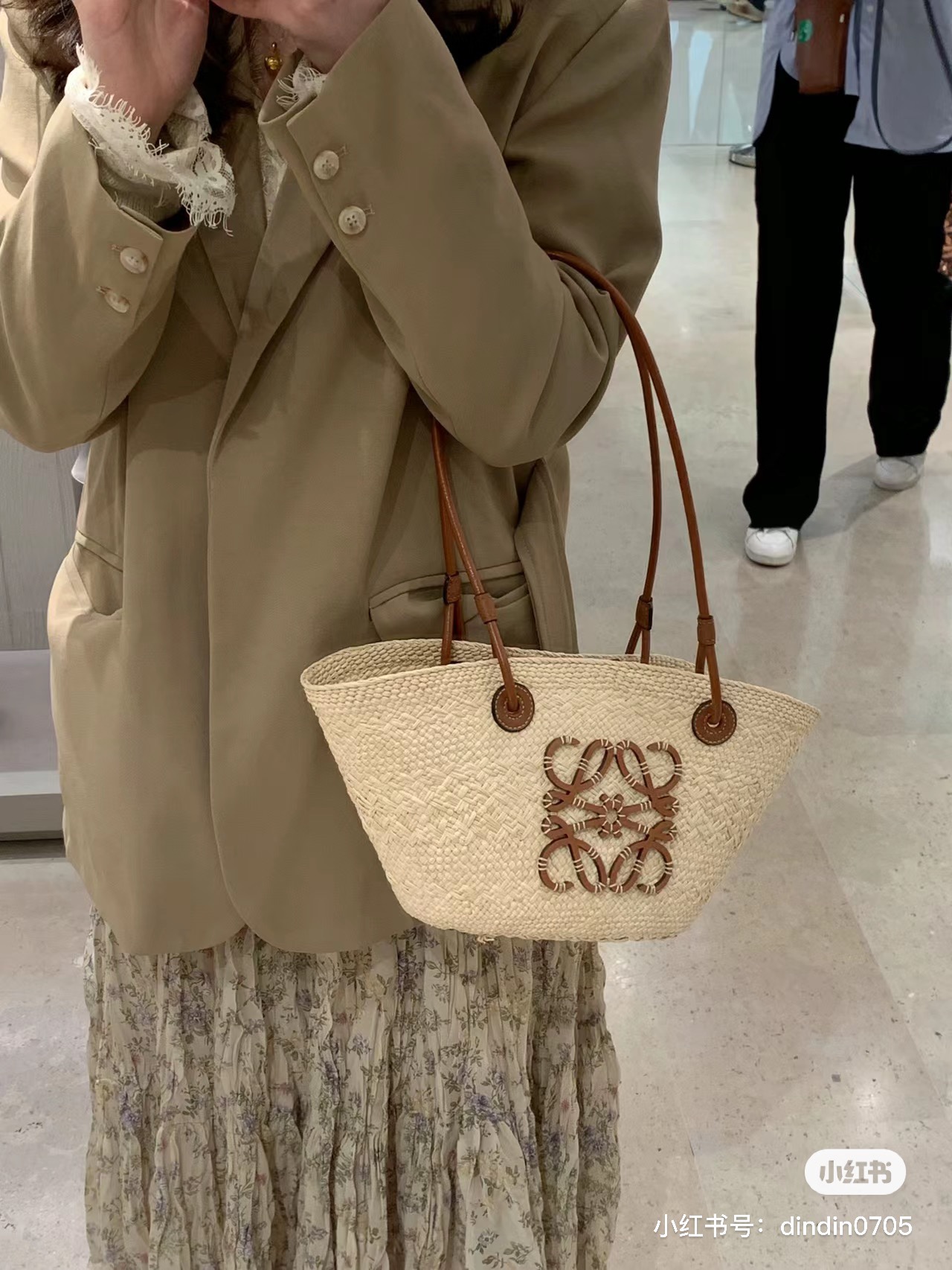 NO:193150,In summer, friends have afternoon tea. They all need to have a straw woven bag. A must-have artifact for styling. High-end version (vegetable basket), espadrilles19860909夏季出游,朋友约下午茶 都要拥有一个草编包 凹造型必备神器～,高版本（菜篮子）,espadrilles,Bag