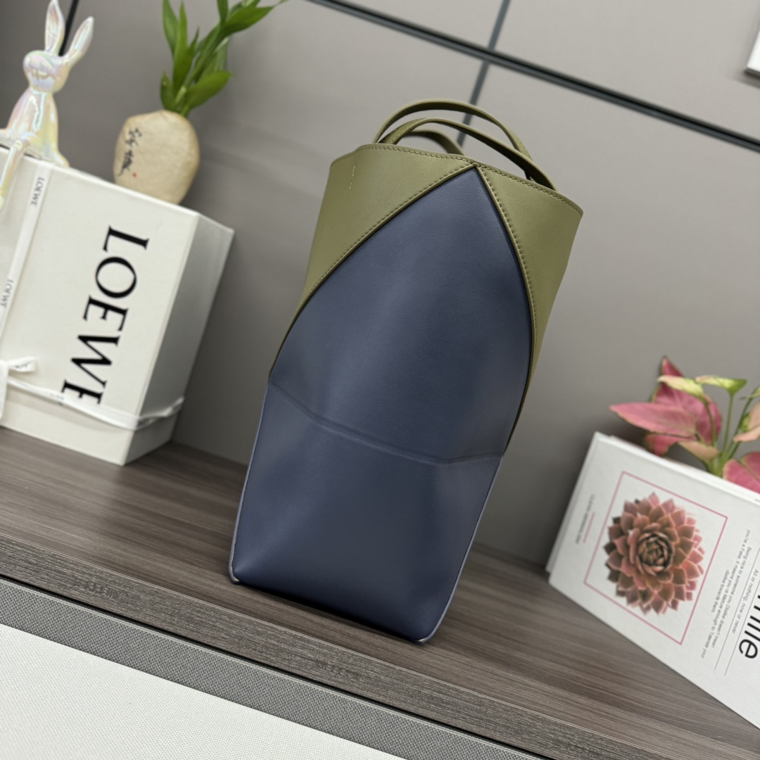 [Loewe Women