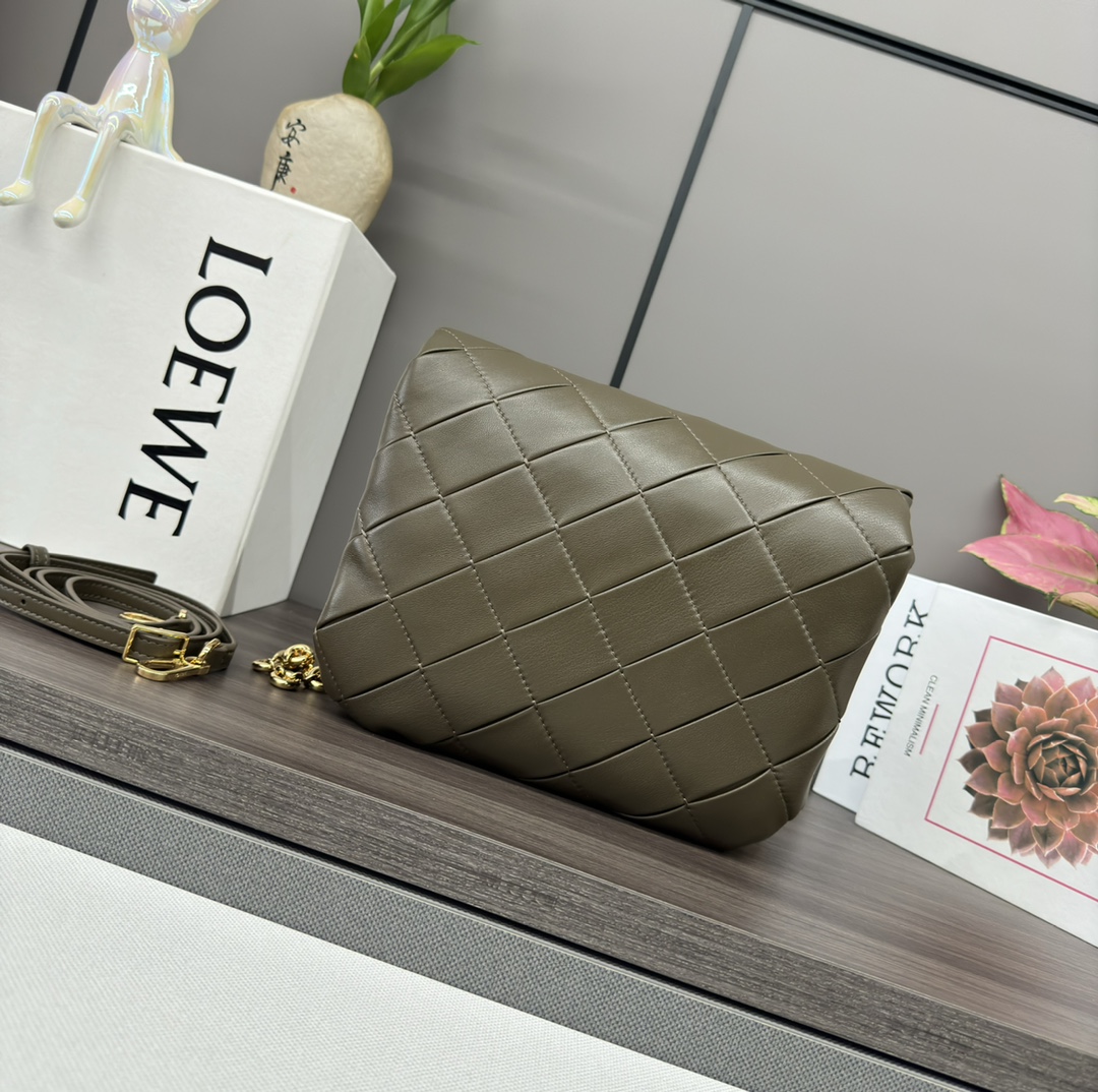 Loewe Puffer Goya Bag in Folded Shiny Nappa Leather with Chain - Olive Green 4 i1720961367 9184 5