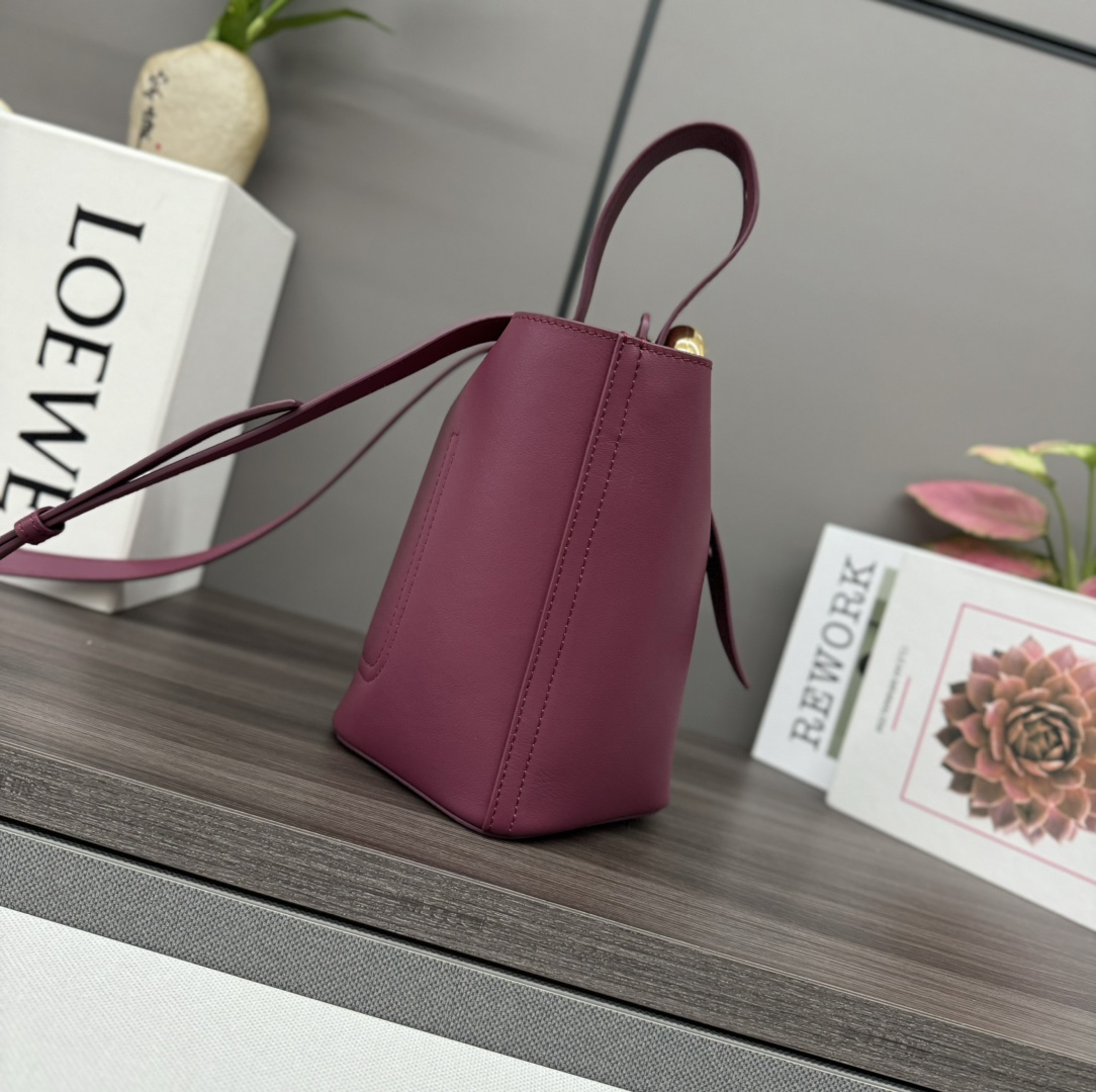 [Loewe Women