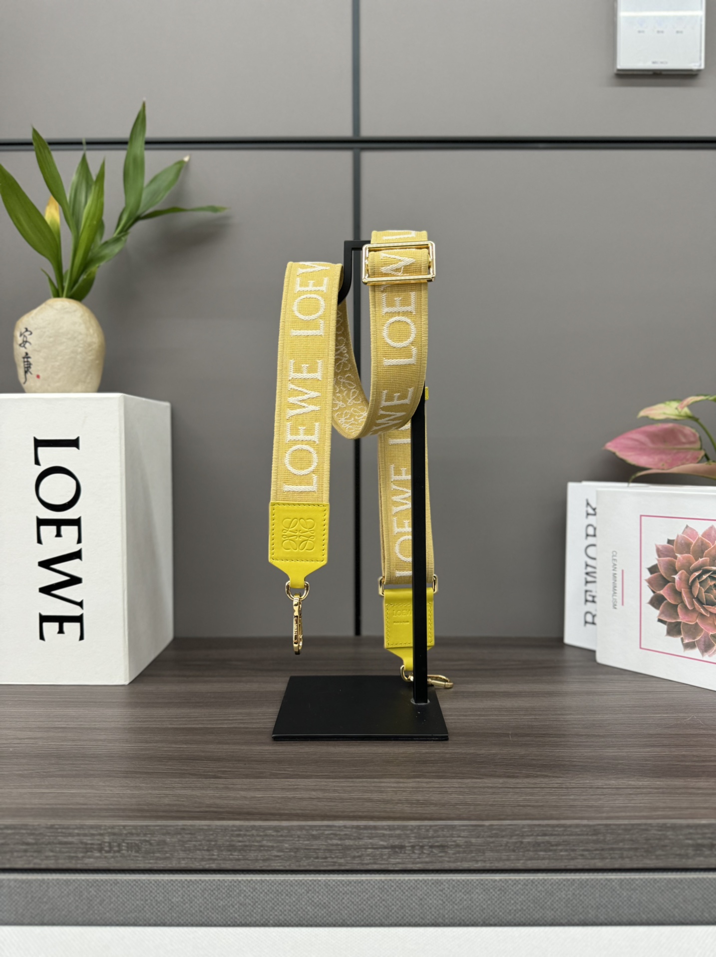 NO:659138,Anagram jacquard double-sided embroidered shoulder strap in stock, natural color/yellow new product, shoulder strap length 1050-40mm (adjustable length), model 651935, donut embroidered shoulder strap (purchased separately)19860909Anagram 提花双面刺绣肩带 现货 自然色/黄色新品 肩带长度1050-40mm（调节长度） 型号651935,甜甜圈 刺绣肩带（单独购买）,Bag