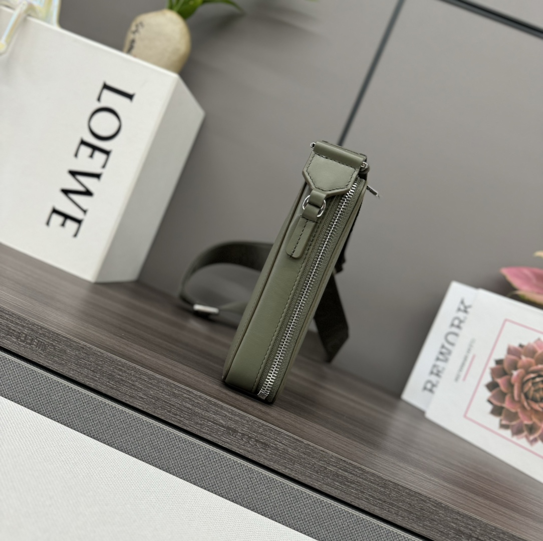 [Loewe Women