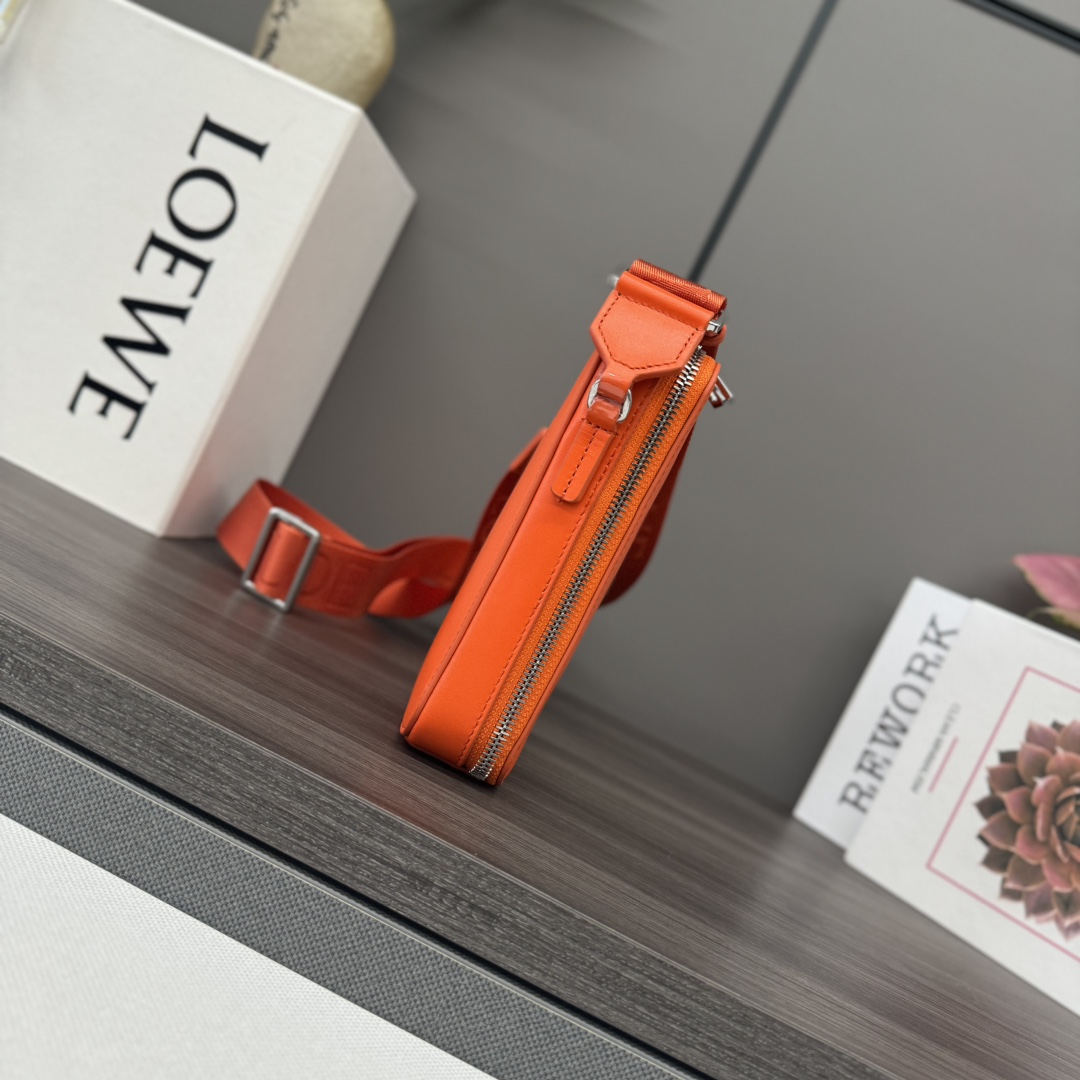 [Loewe Women