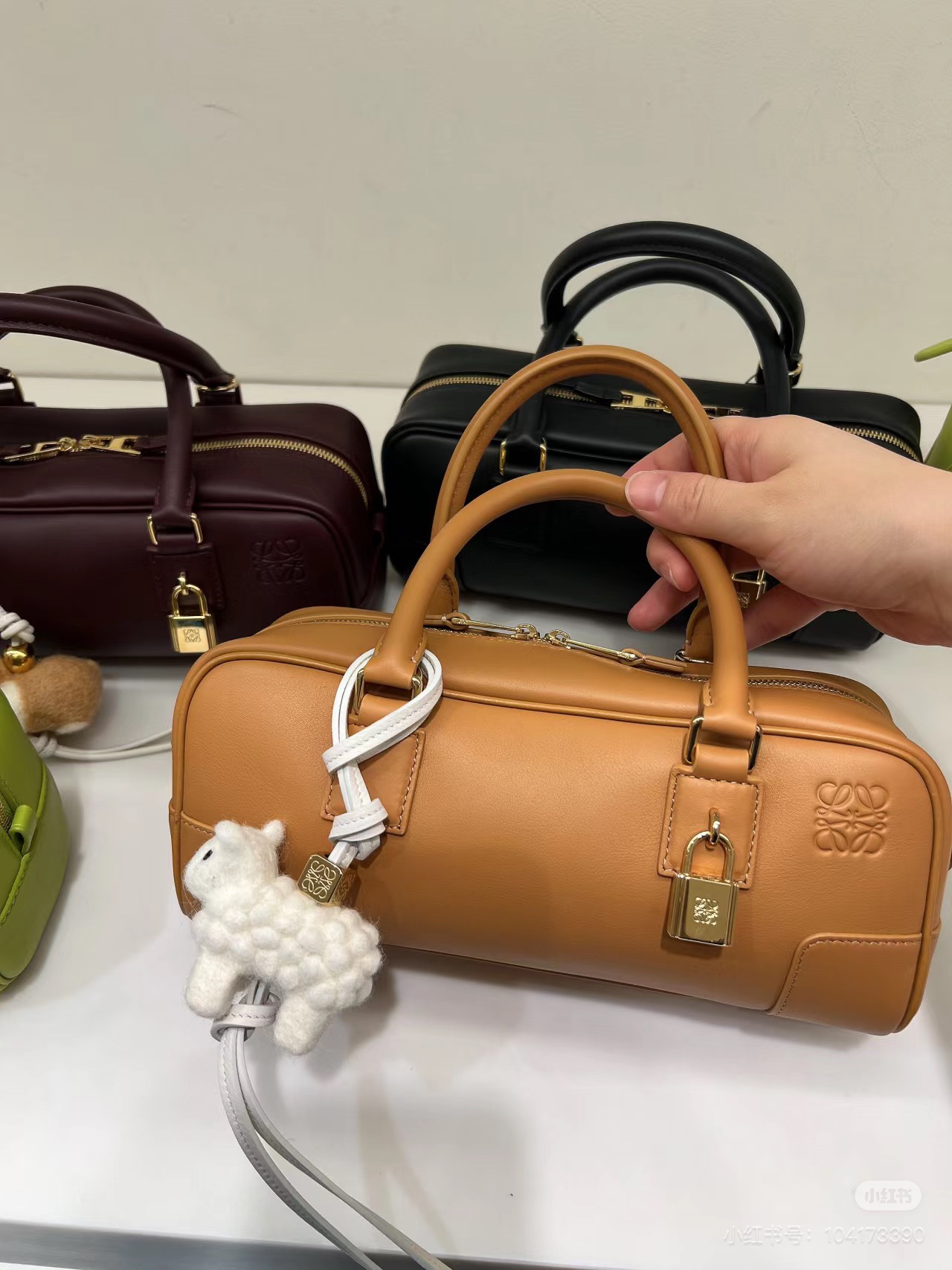 NO:342151,Luojia new limited Amazona bowling bag is invincible and beautiful!  , New Amazona handbags, loewe19860909罗家新款 限定款Amazona 保龄球包 无敌好看！,新款Amazona手袋,loewe,Bag