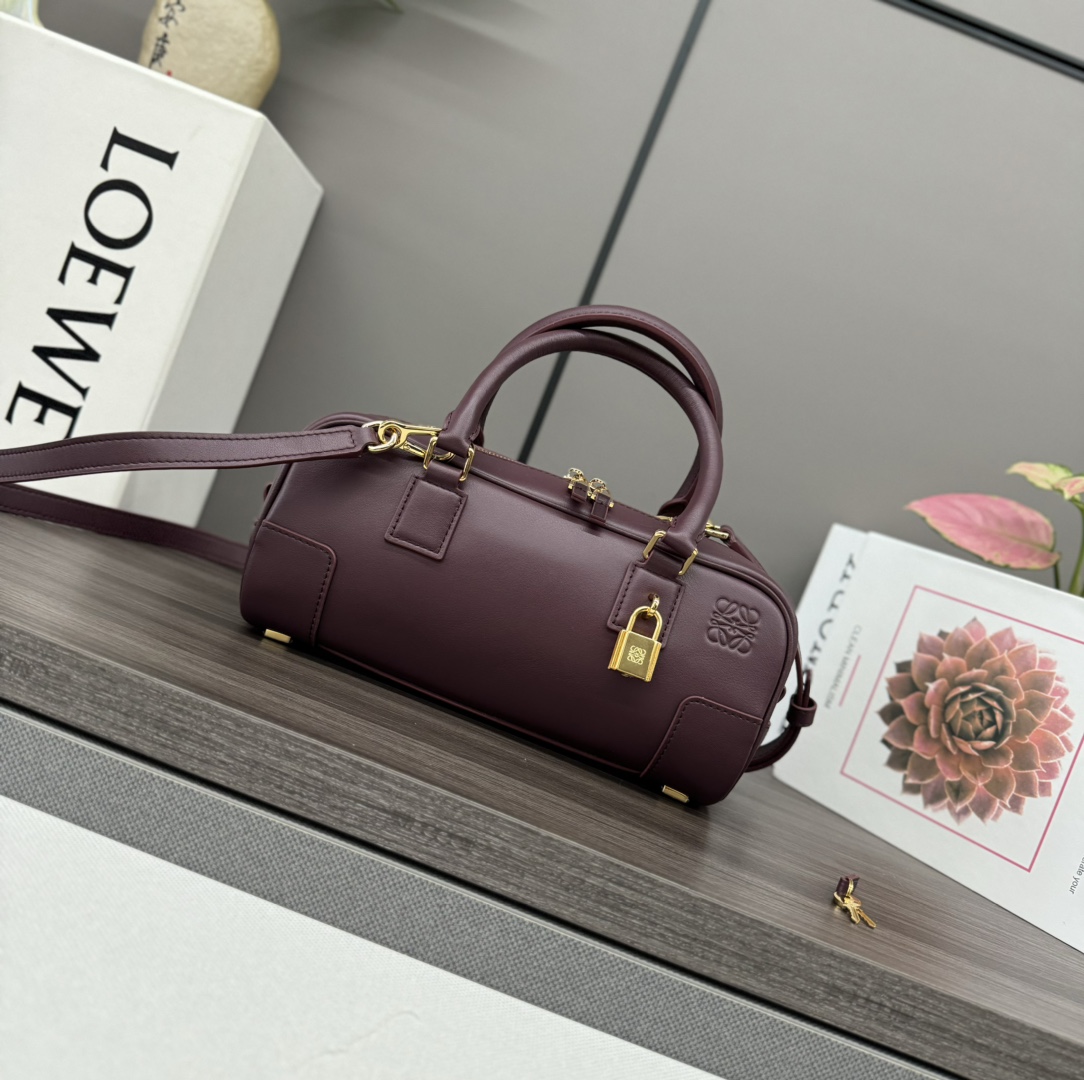 Loewe حقيبة حقيبة يد جلد البقر Amazona قطع