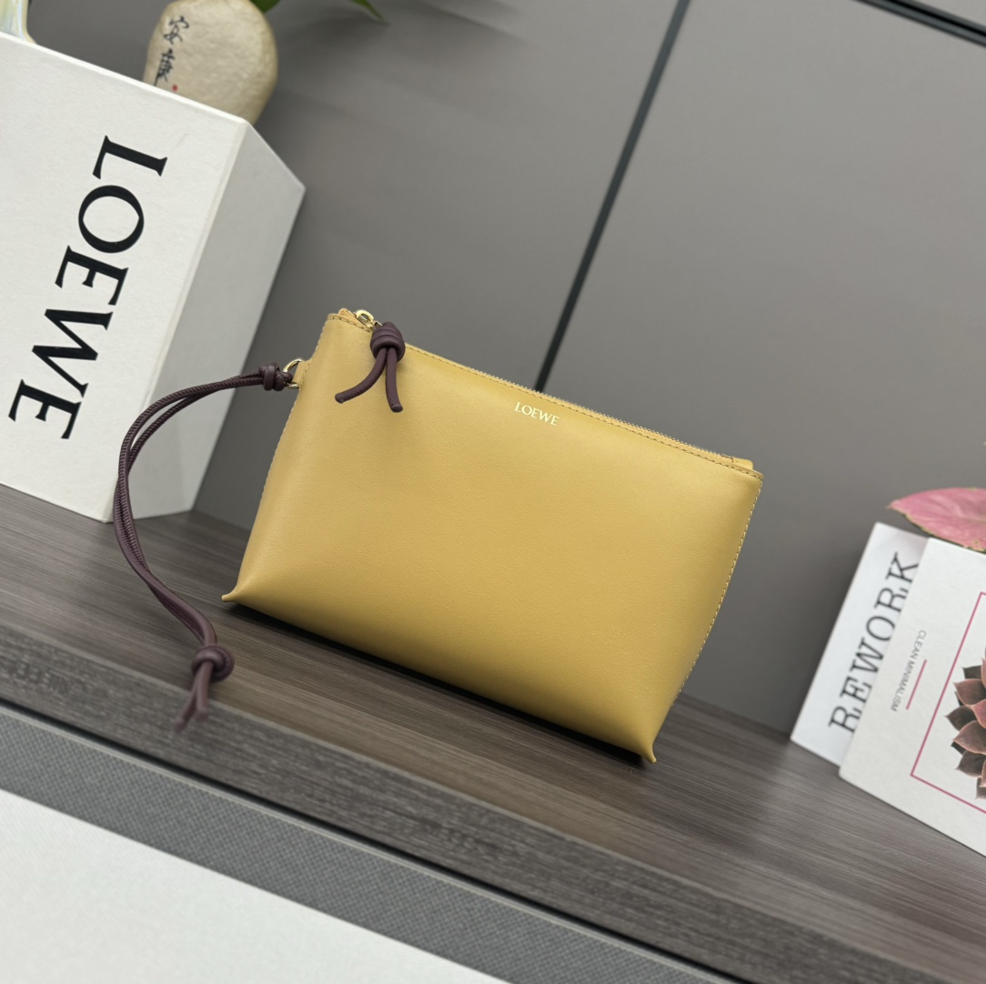 Loewe حقيبة أكياس القابض قماش قطن جلد البقر موضة