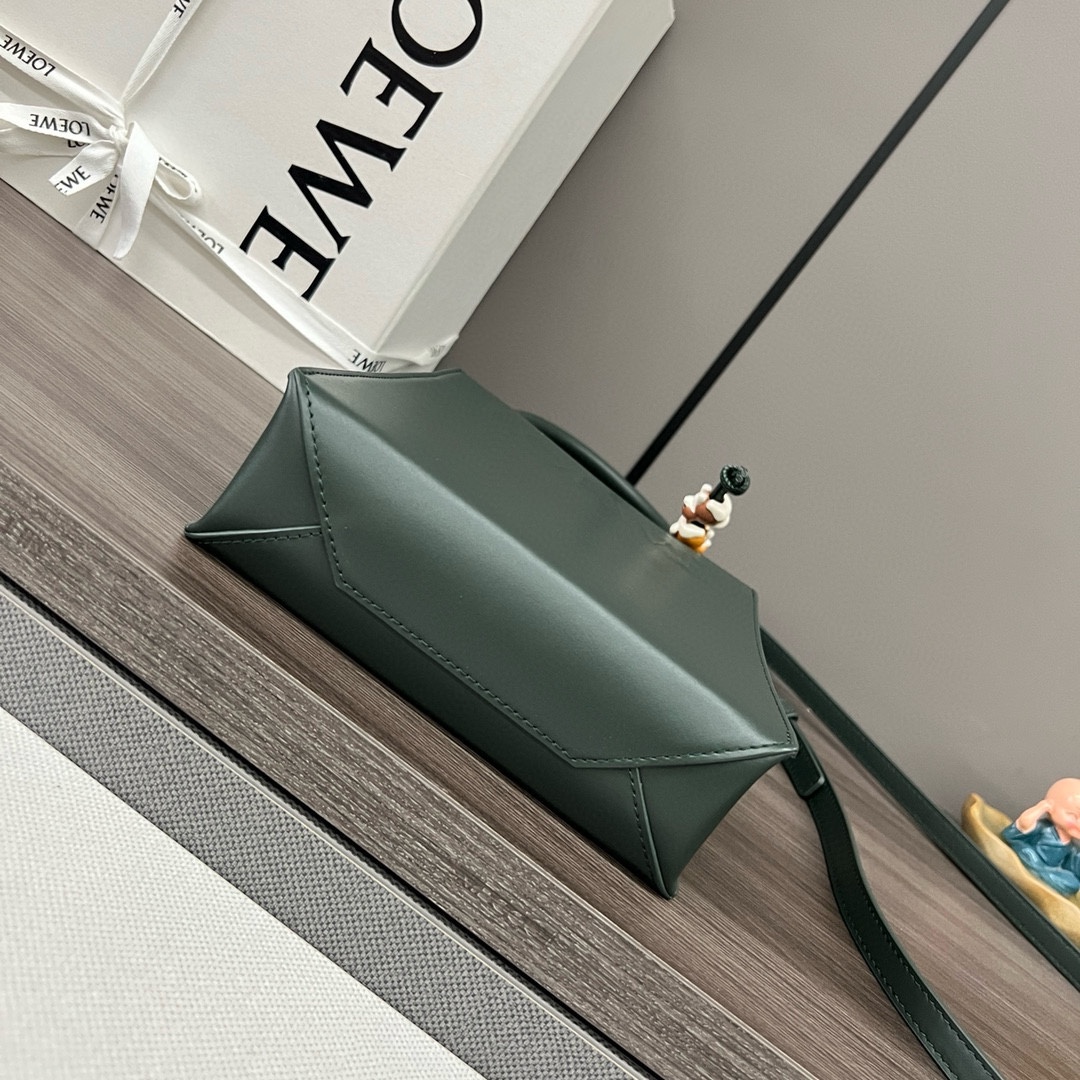 Bolso LOEWE Bolso sobre LOEWE — photo 4