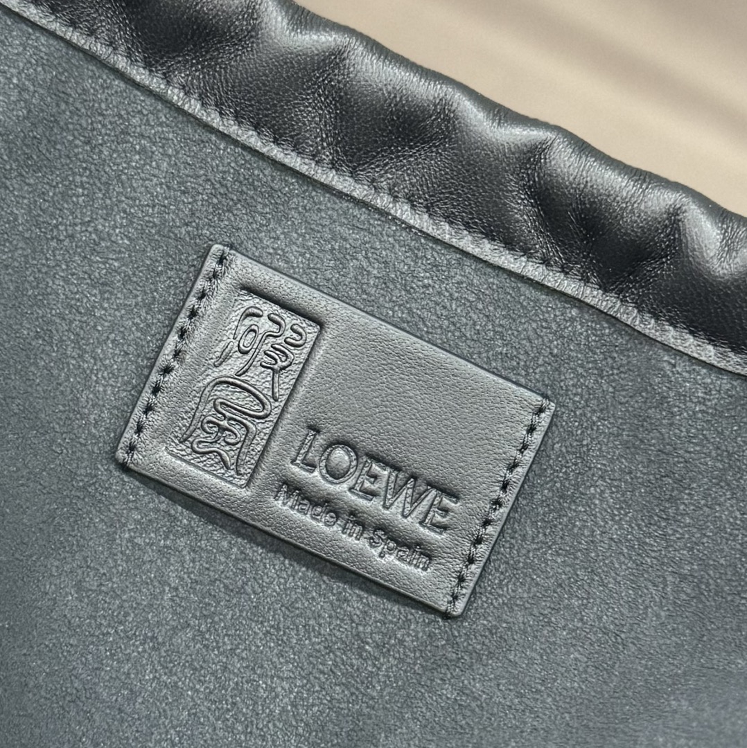 Roger Vivier 艺术家合作系列 手袋包 8