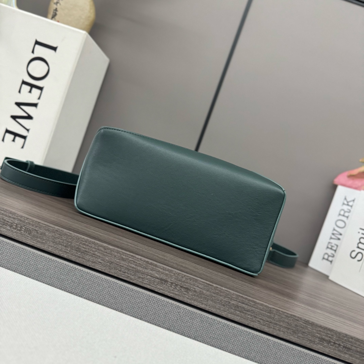 L⊚℮w℮🌟新版本🆕 小号柔软牛皮革Puzzle Edge手袋𝑳家🆕推出的首次亮相手提包*长方体形状和精