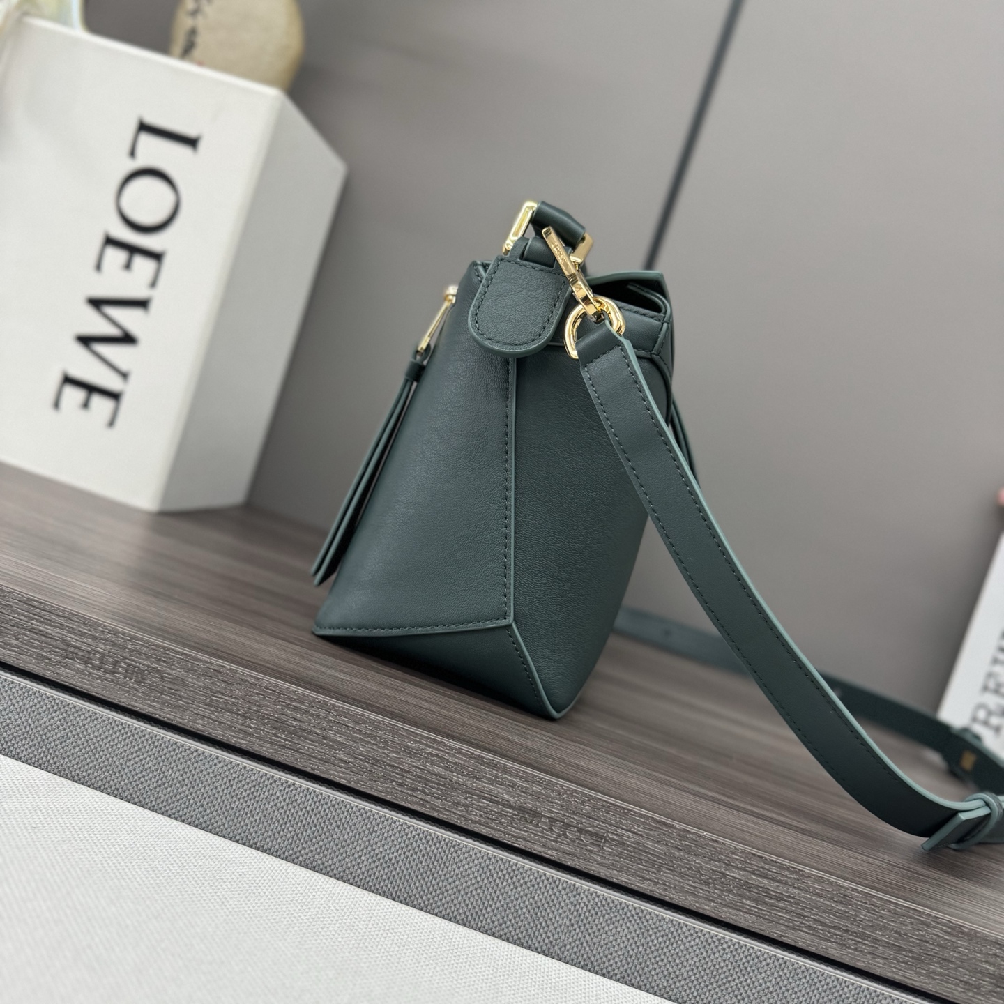 L⊚℮w℮🌟新版本🆕 小号柔软牛皮革Puzzle Edge手袋𝑳家🆕推出的首次亮相手提包*长方体形状和精