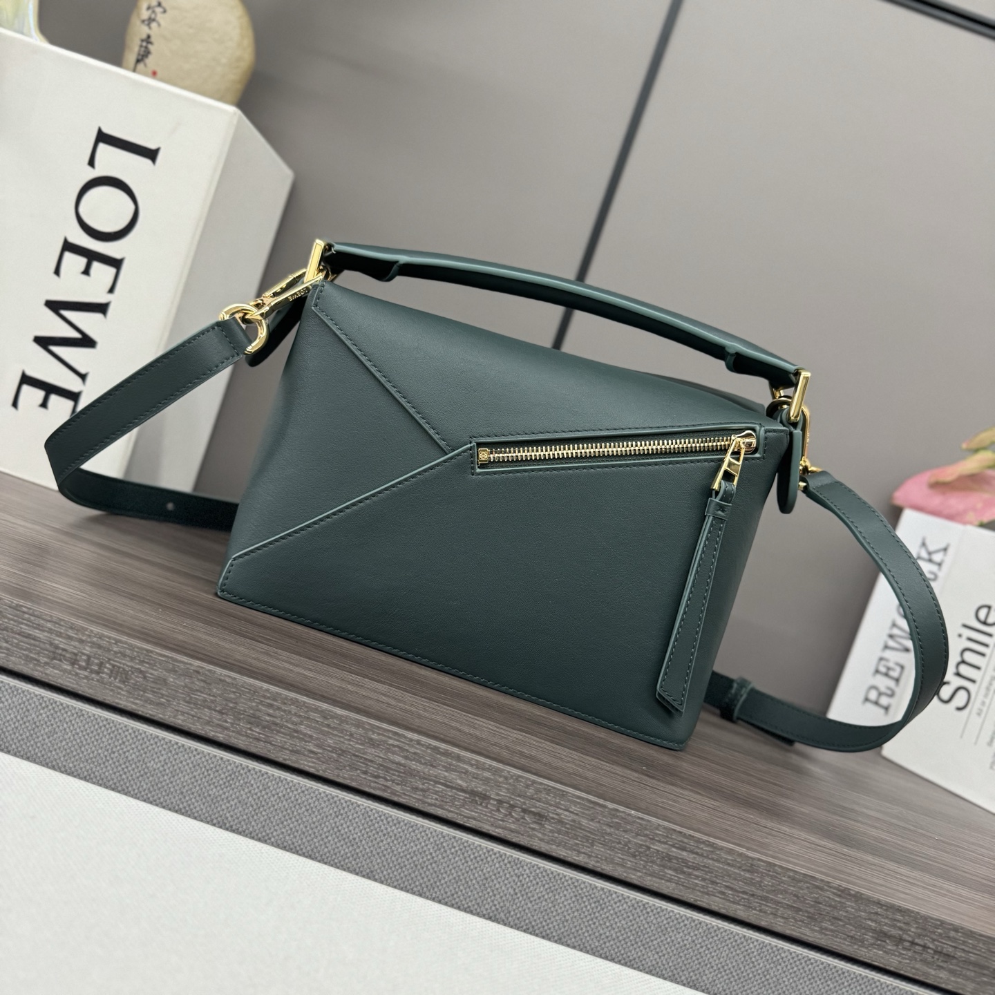 L⊚℮w℮🌟新版本🆕 小号柔软牛皮革Puzzle Edge手袋𝑳家🆕推出的首次亮相手提包*长方体形状和精