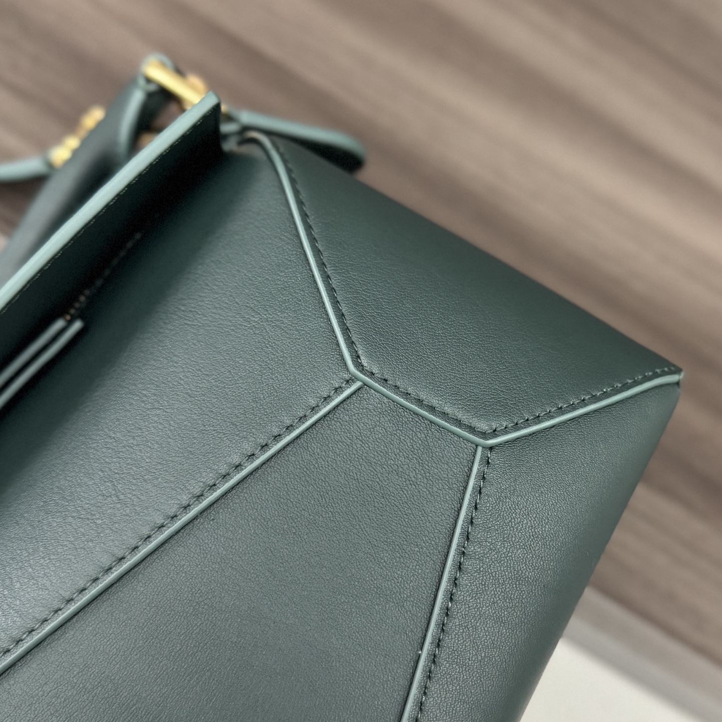 L⊚℮w℮🌟新版本🆕 小号柔软牛皮革Puzzle Edge手袋𝑳家🆕推出的首次亮相手提包*长方体形状和精