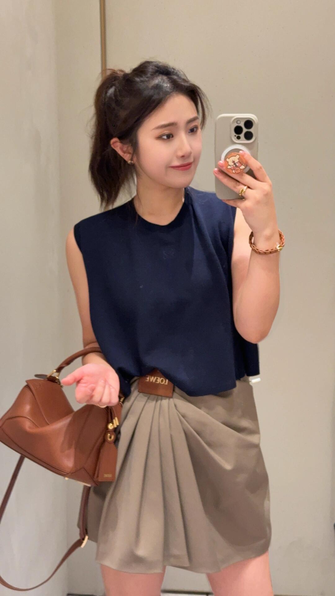 Loewe Puzzle Featherlight Leather Satchel, Adjustable Strap, Crossbody Handbag 10 i1743440536566 7971 0 8