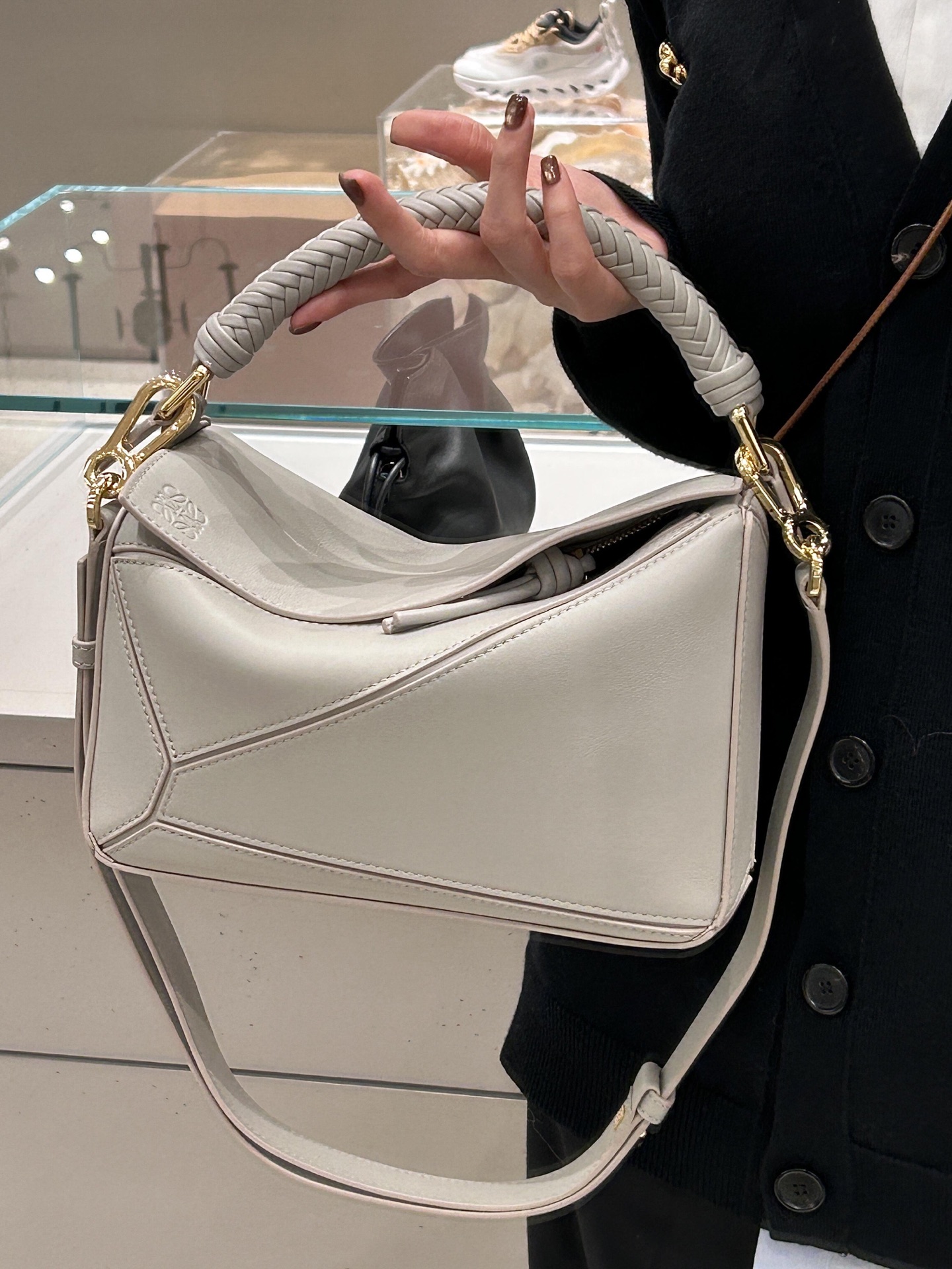 NO:193848,Who can refuse such a beautiful uzzle ~ Space gray cowhide woven handle, arts and aesthetics tucked, Puzzle Edge woven, Dolce & Gabbana, cowhide19860909谁能拒绝一只如此美貌的uzzle～ 太空灰 牛皮编织手柄,手工艺美学拉满,Puzzle Edge 编织,Dolce&Gabbana,cowhide,Bag