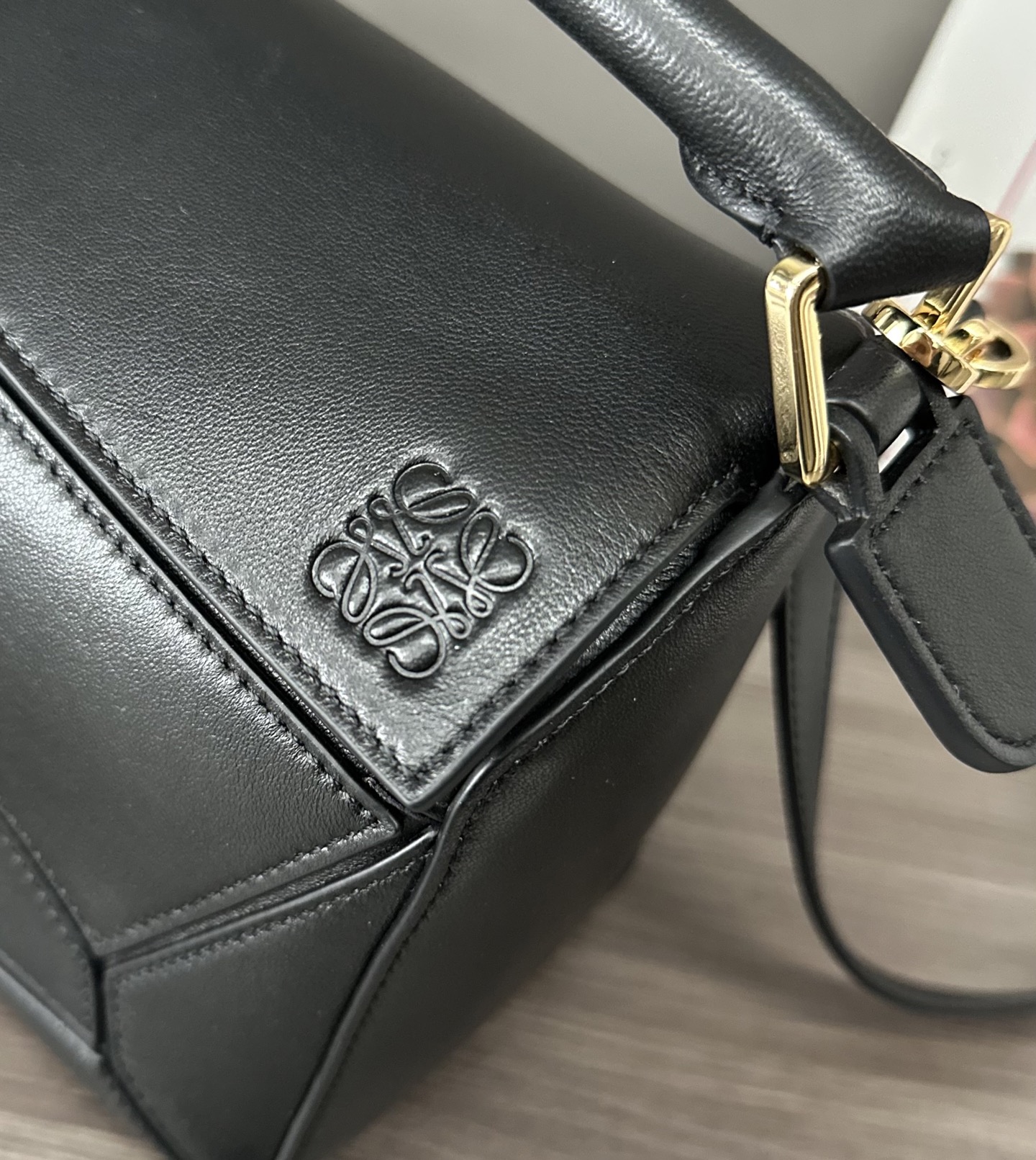 Loewe Puzzle Small Nappa Leather Featherlight Handbag, Black, 24 x 10.5 x 16.5 cm 7 i1743522124934 3431 0 5