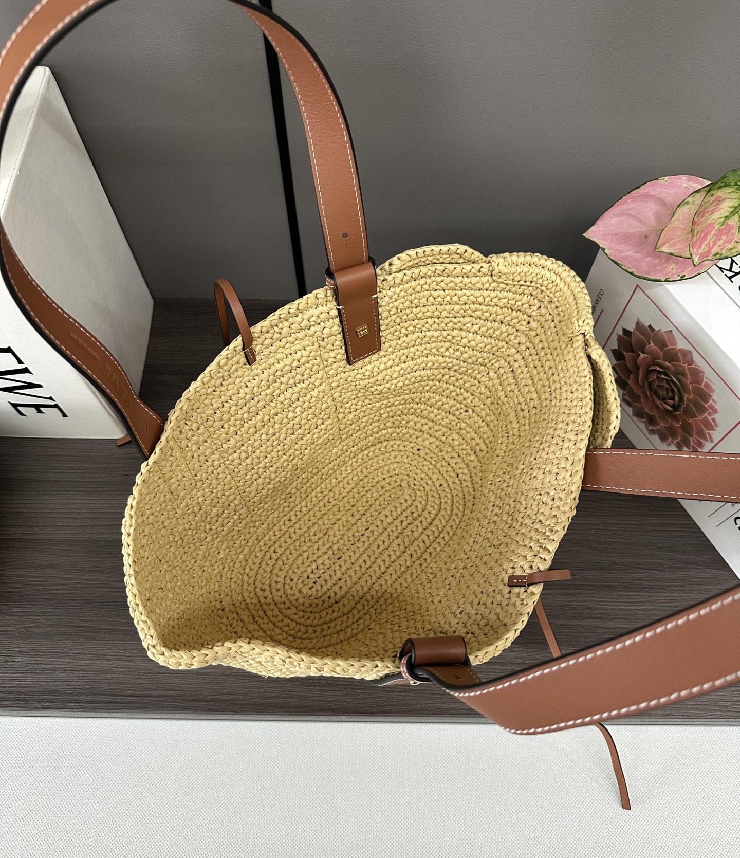 Loewe Raffia and Leather Elephant Basket Bag,Natural/Tan, 35*17*16 9 i1745133223283 3588 0 8