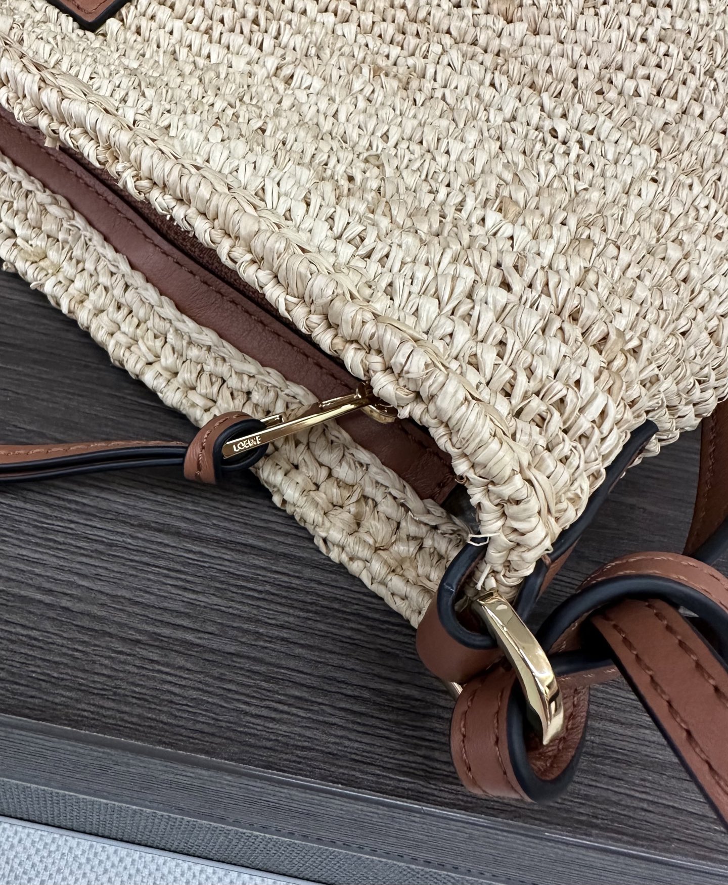 Loewe Slit Pochette Raffia and Leather Crossbody Bag - Natural/Tan 7 i1745428189994 3679 0 6